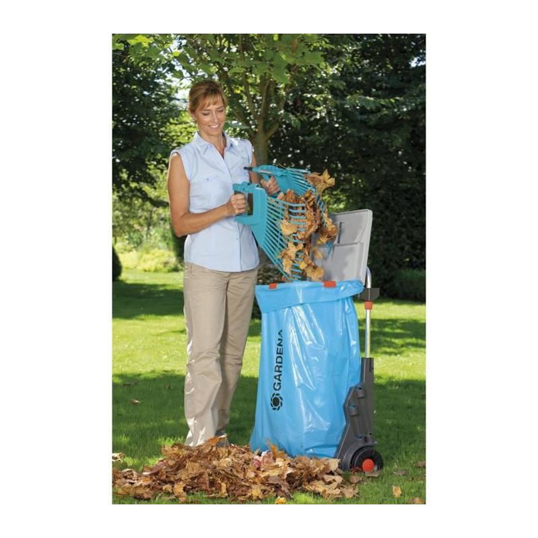 Voir la diapositive 5 : Gardena GARDENA Balai a gazon 2 en 1 XXL 77cm Combisystem - Plastique renforce - 32 dents - Ratissage herbe - Garantie 25 ans 3107-20
