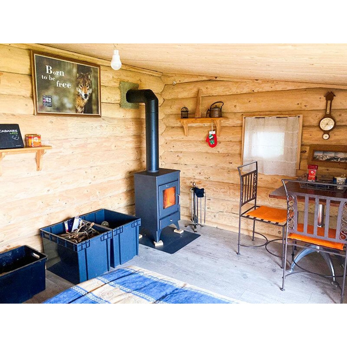 Smartbox 4 jours insolites dans une cabane en bois près de la frontière suisse - Coffret Cadeau Séjour