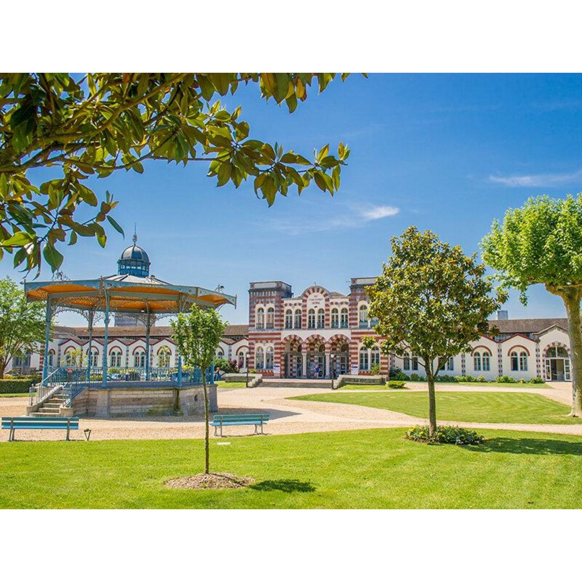 Smartbox Pause bien-être de 3h dans un spa thermal avec espace thermoludique et 3 soins près de Dax - Coffret Cadeau Bien-être