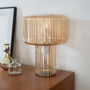Voir la diapositive 2 : MAISON PAVANE Lampe à poser en verre cannelé-Verra