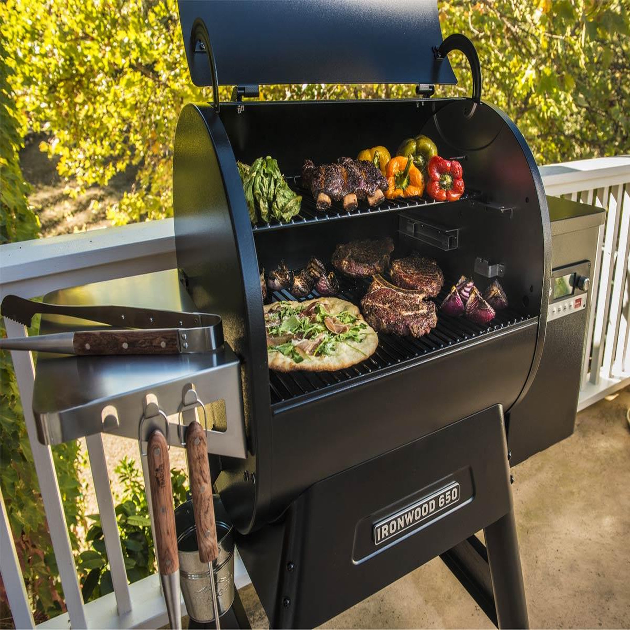 Voir la diapositive 5 : TRAEGER Barbecue à pellets Ironwood 650 - Traeger