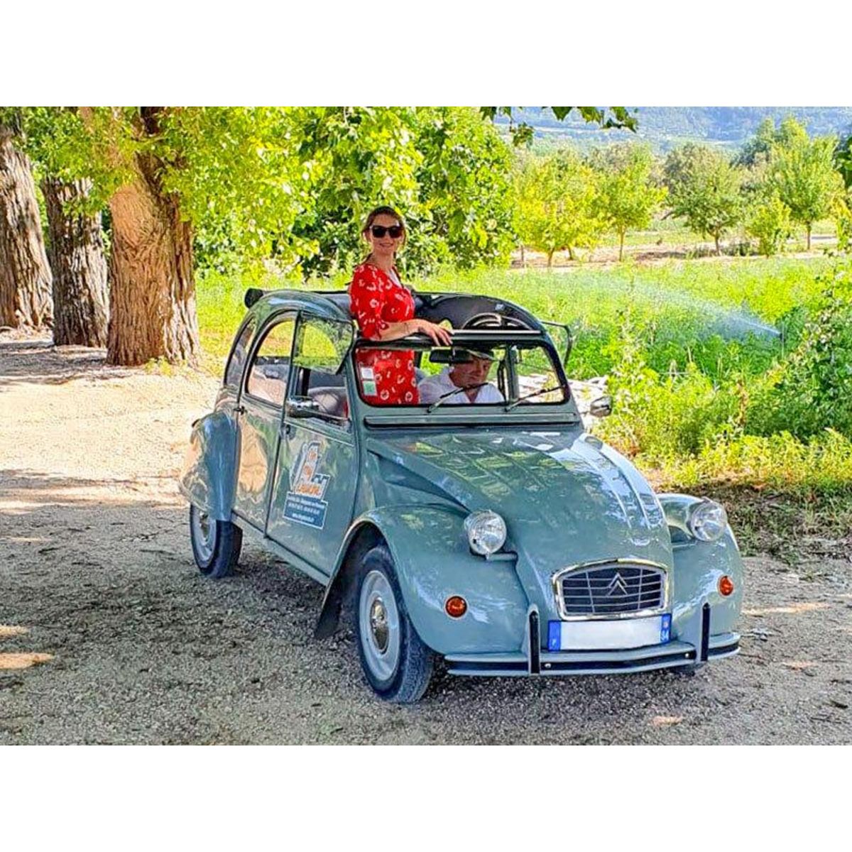 Smartbox Excursion en 2 CV de 4h à travers les vignobles de Provence avec dégustation de vin - Coffret Cadeau Sport & Aventure