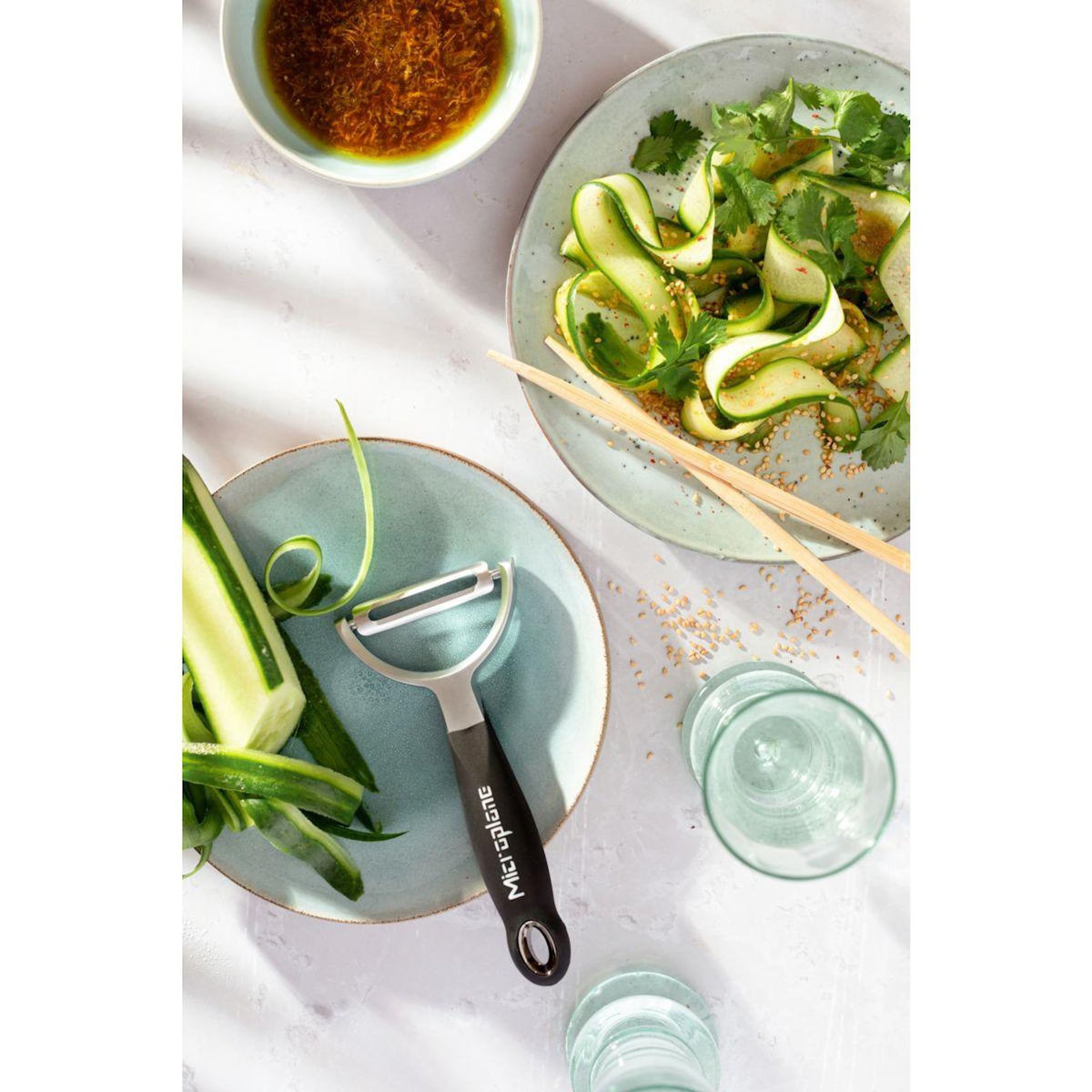 MICROPLANE Eplucheur Professional Y Straight Black