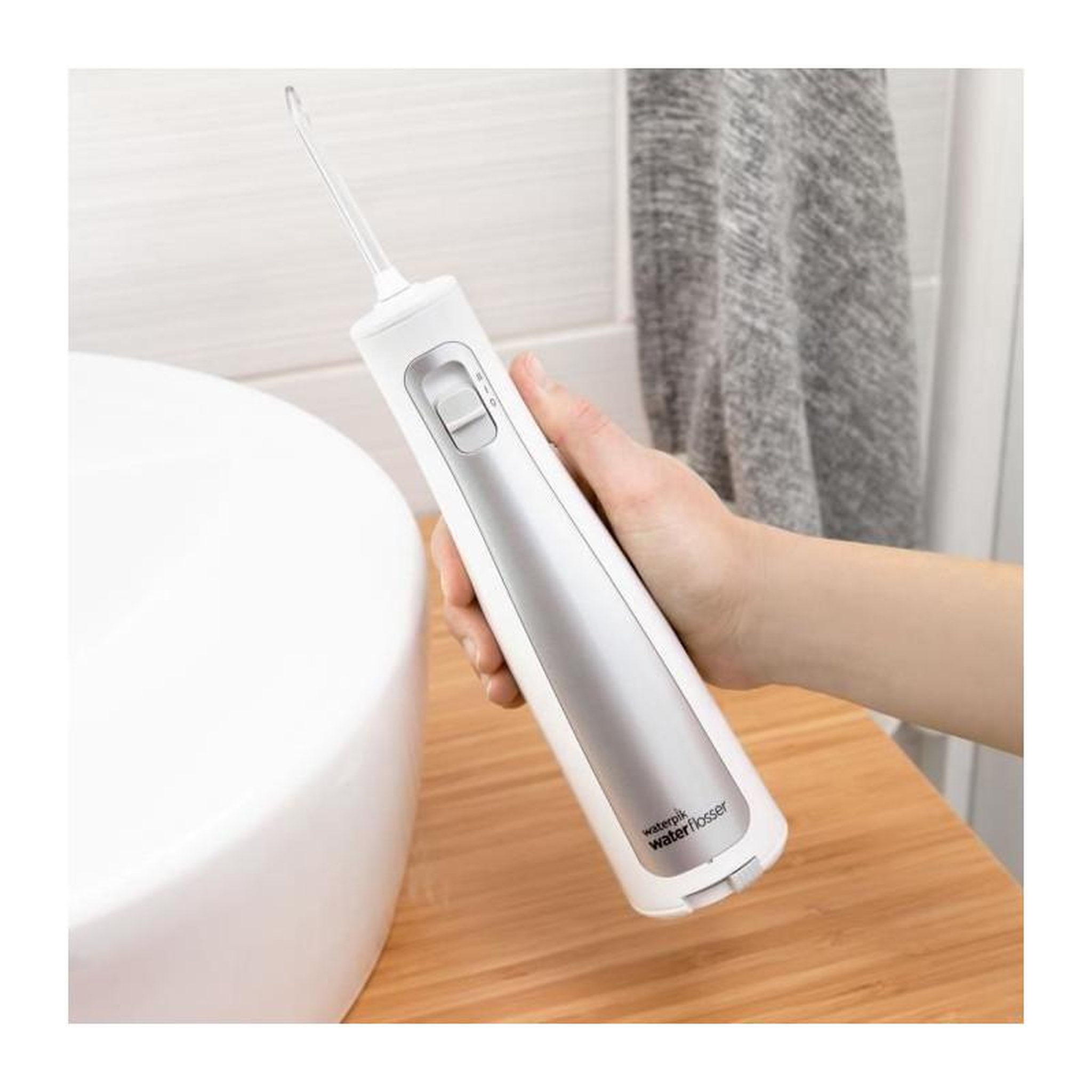 Voir la diapositive 2 : Waterpik Jet Dentaire - WATERPIK - WF-03 Freedom - Sans Fil - Portable - 2 Niveaux de pression - 3 Embouts - Sac inclus