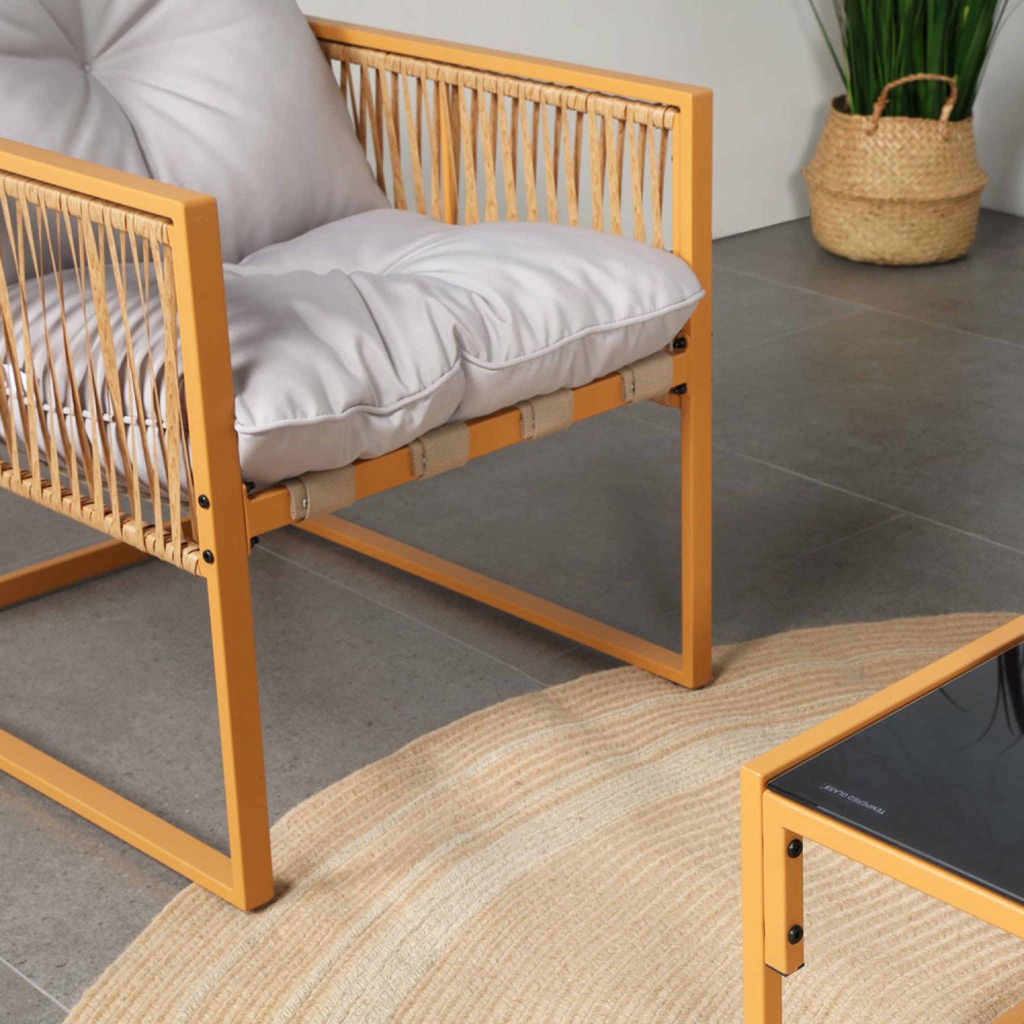 Voir la diapositive 5 : CONCEPT USINE Salon de jardin 4 places effet rotin coussins gris clair turini