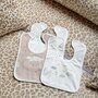 Voir la diapositive 5 : Petit Béguin Lot de 3 bavoirs bébé Câlins