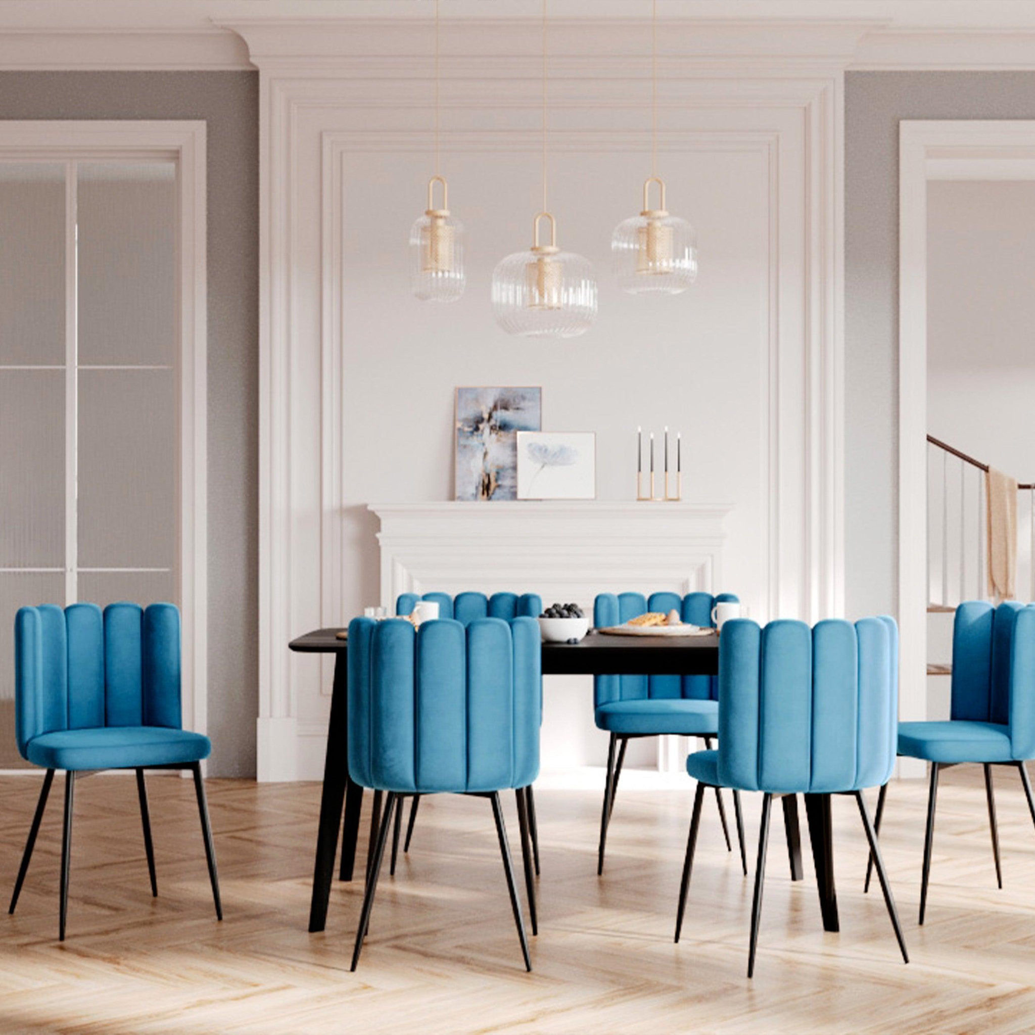 Voir la diapositive 5 : MAISON PAVANE Lot de 2 chaises en velours bleu et pieds en métal noir-rosy