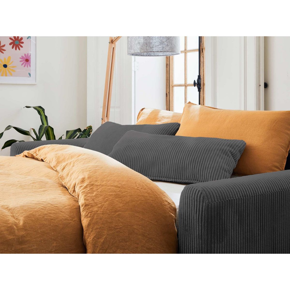 LISA DESIGN Owen - canapé 3 places convertible express couchage quotidien 140 cm matelas 12 cm en velours côtelé