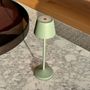 Voir la diapositive 3 : Lumisky Lampe de table sans fil EMILY Vert olive Aluminium H25cm