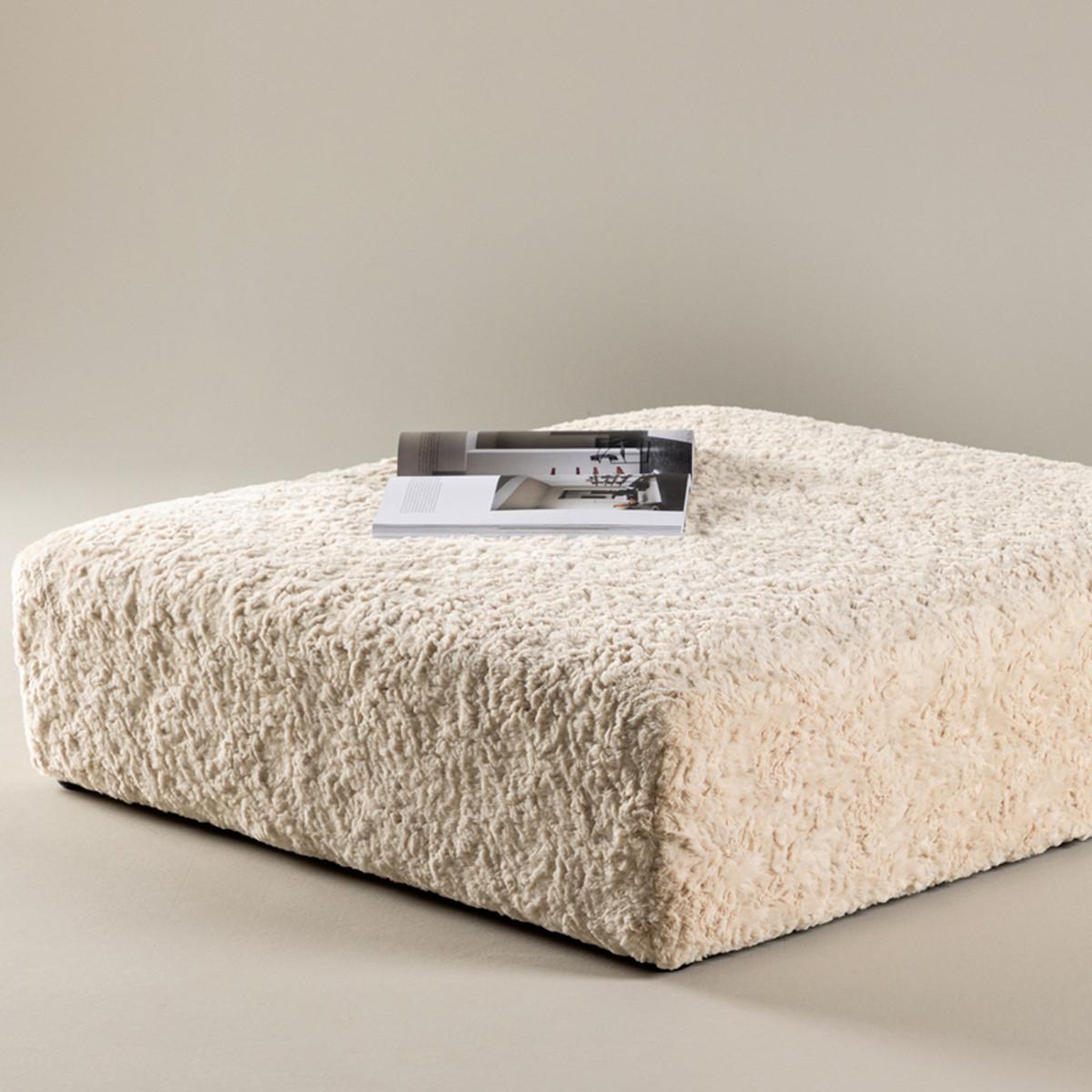Voir la diapositive 4 : Paris Prix Pouf xl effet fourrure  frankie  100cm beige