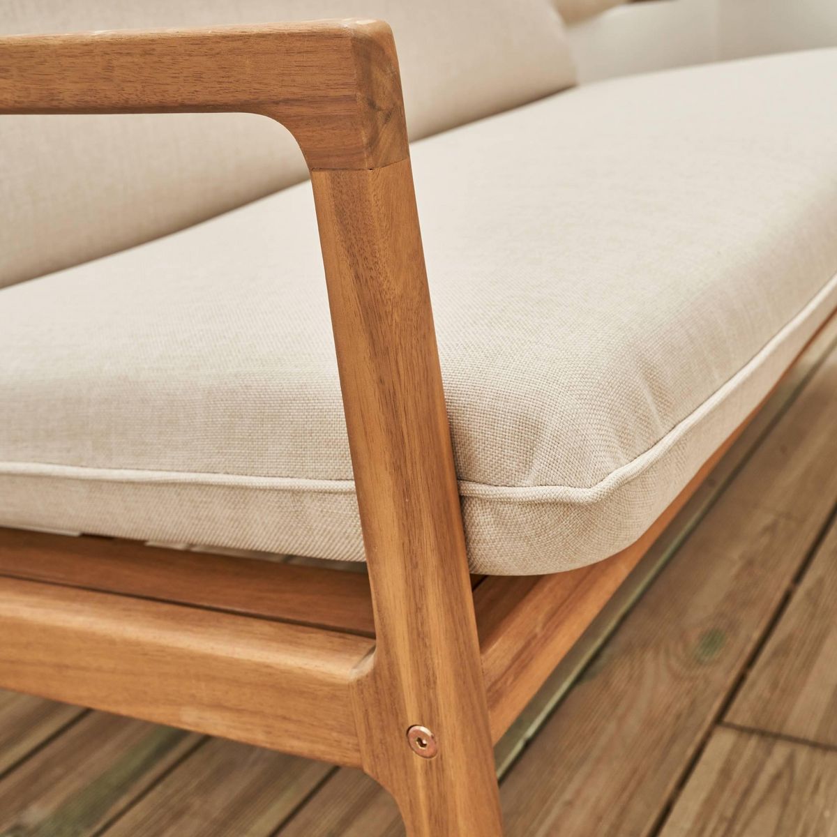SWEEEK Salon de jardin en bois d'acacia 4 places beige. NALDA. coussins gansés et déhoussables
