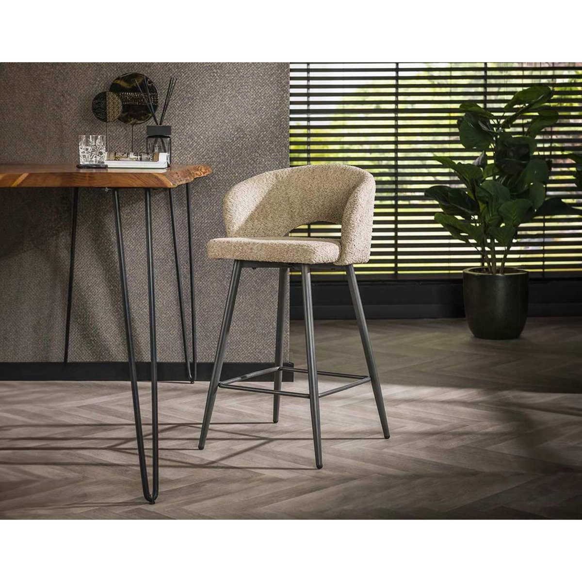 LISA DESIGN Pattaya - lot de 2 tabourets de bar - en tissu bouclette sable