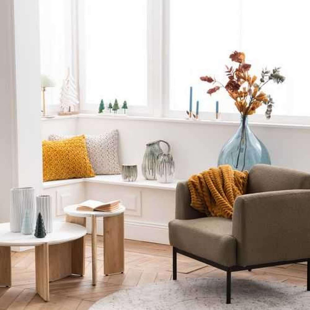 Amadeus Bout de canapé Harmonie en marbre et bois - Beige et blanc