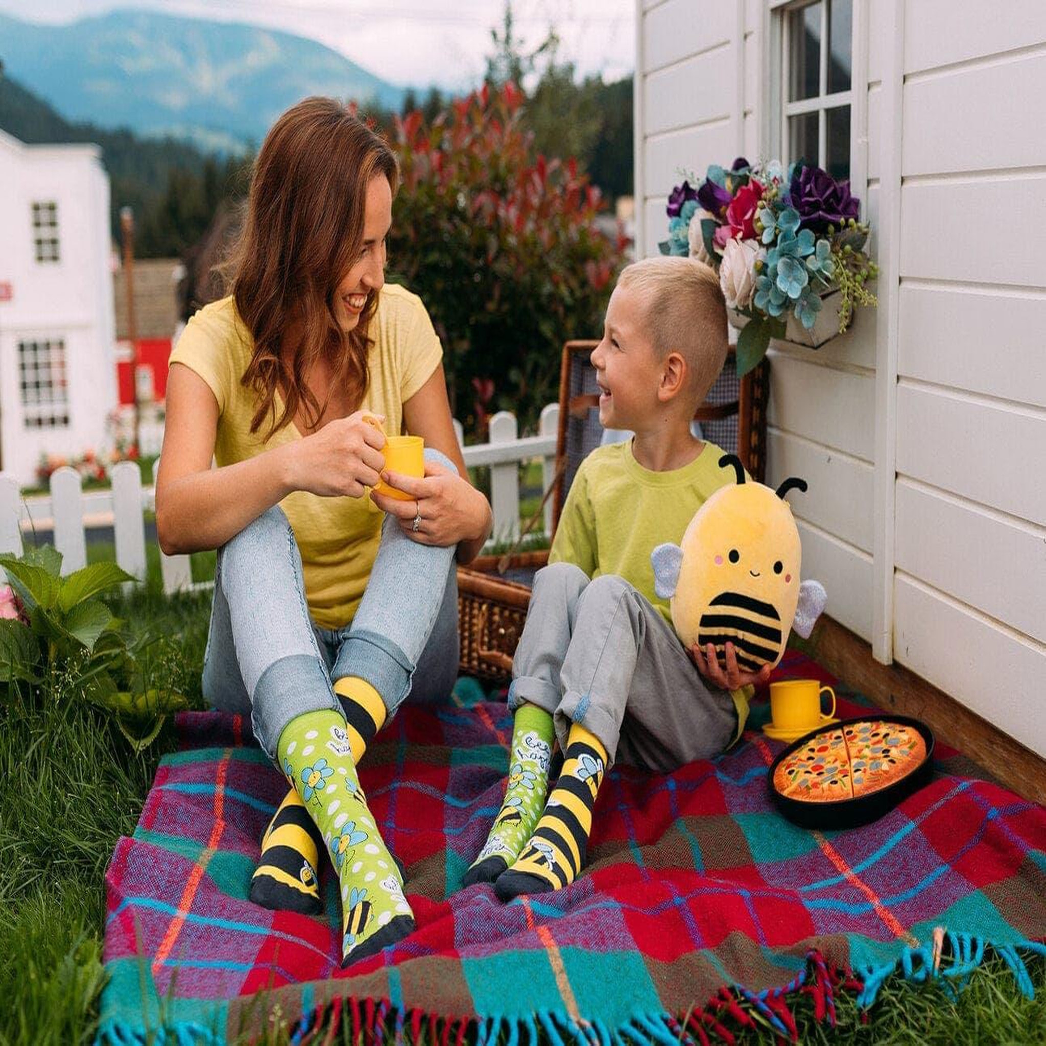 Voir la diapositive 5 : DEDOLES Chaussettes abeilles butineuses