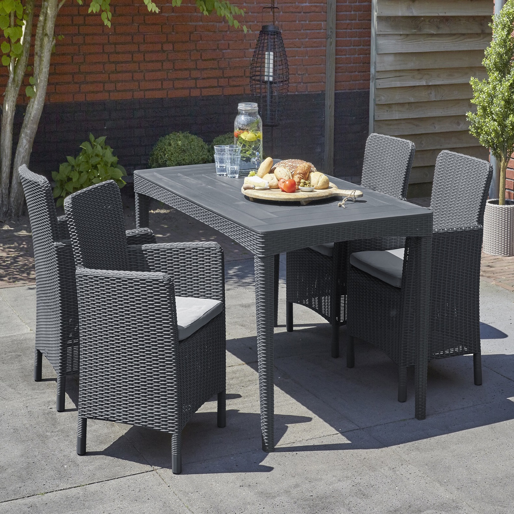 Table de jardin - 4/6 places - Résine - Gris - GIRONA
