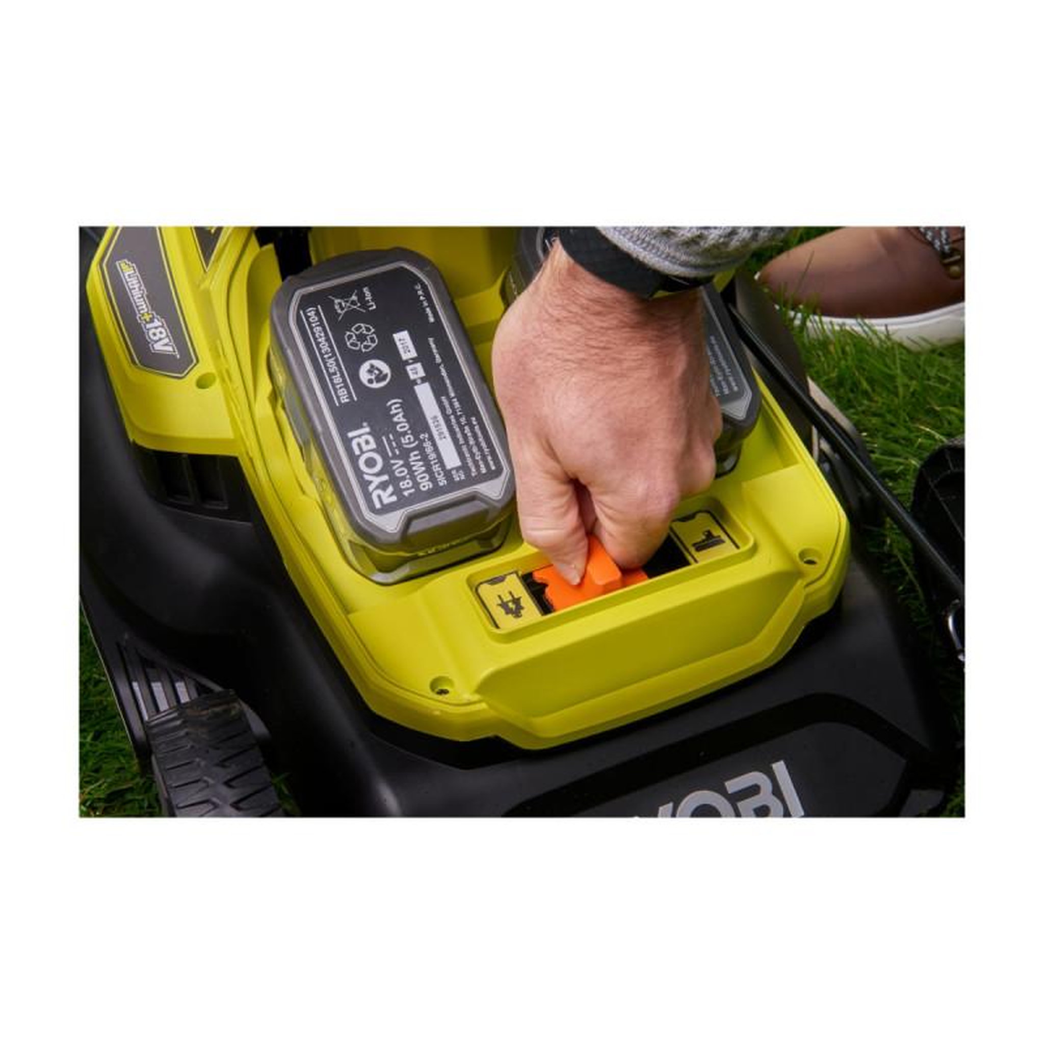 Voir la diapositive 4 : Ryobi Tondeuse hybride RYOBI 18V One+ coupe 37cm - 2 batteries 5.0 Ah - 1 chargeur rapide RY18LMH37A-250