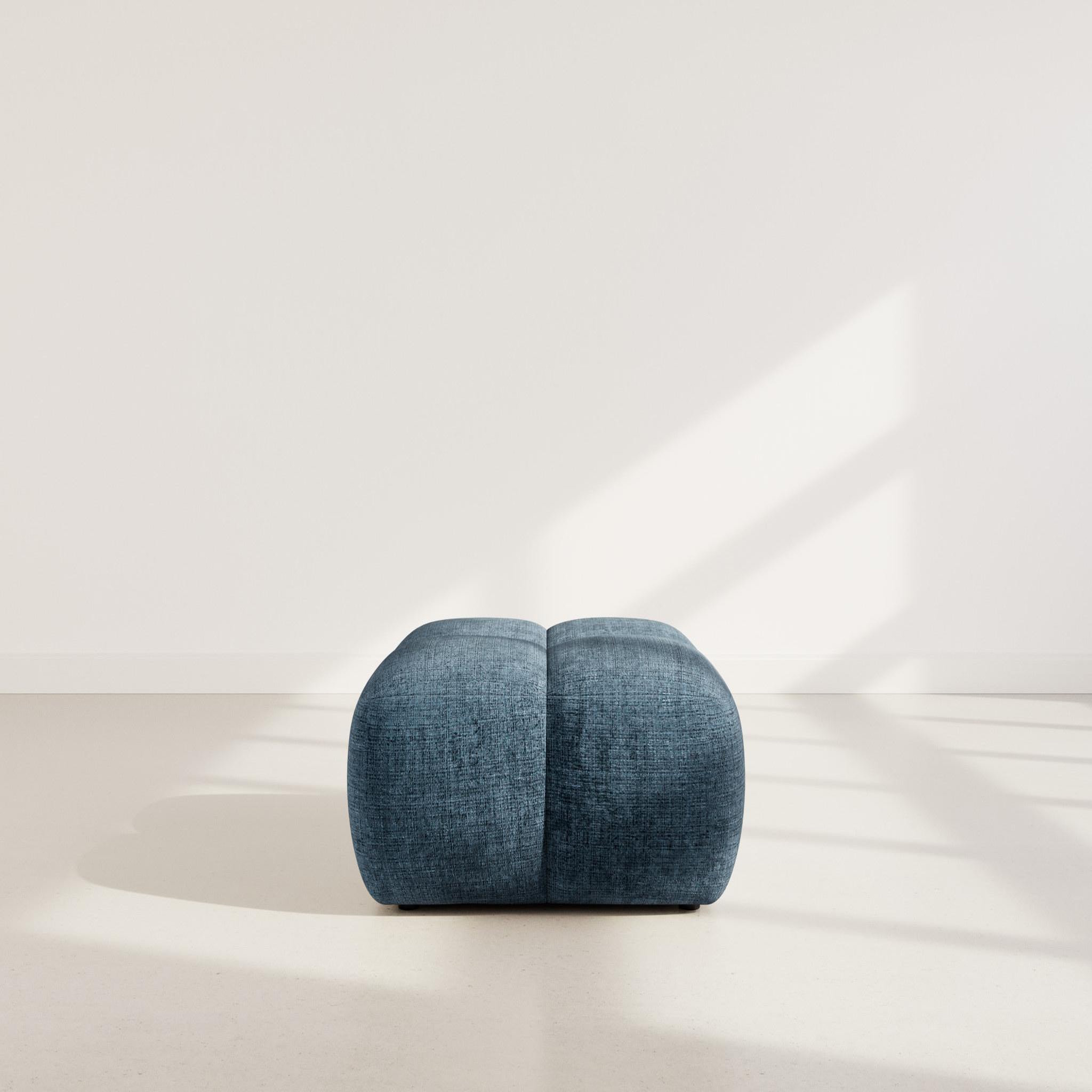 Voir la diapositive 2 : LISA DESIGN Grace - pouf en velours texturé