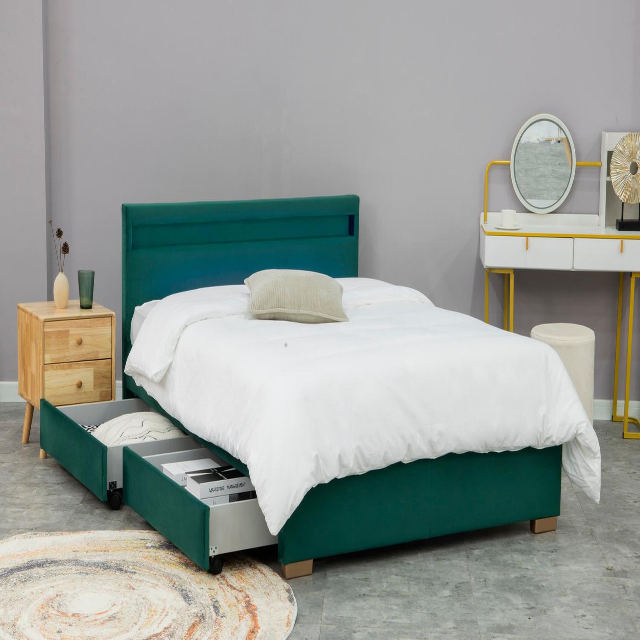 Voir la diapositive 2 : CONCEPT USINE Lit en velours vert avec rangements et led intégrées 140x190 cm enfield