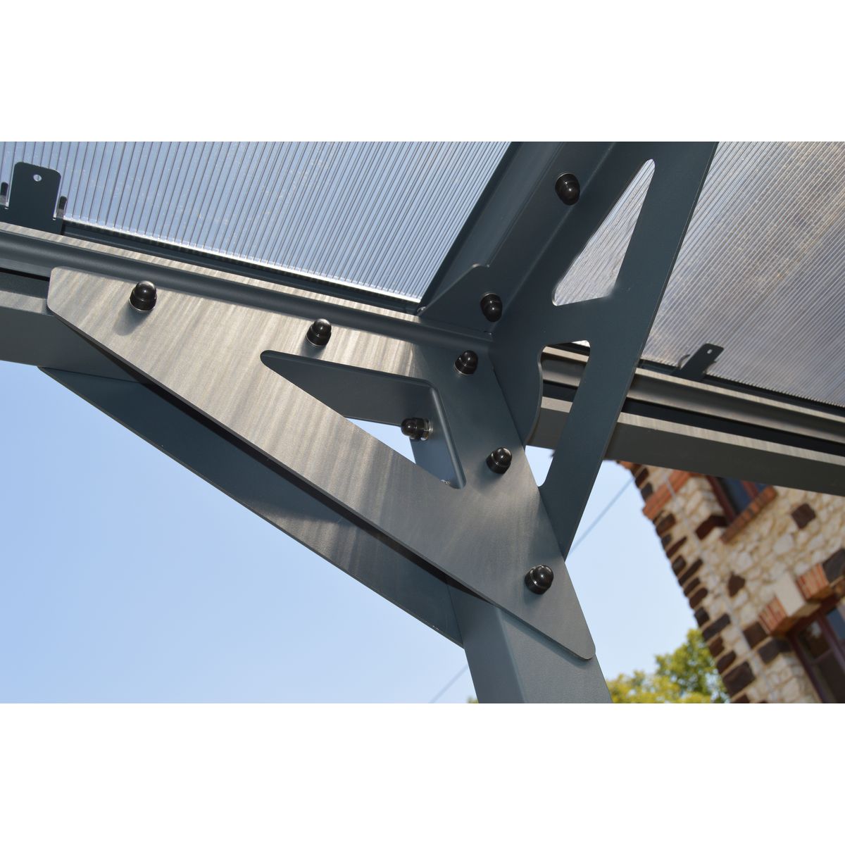 trigano Carport métal adossé  MISTRAL 15.45 m² aluminium et polycarbonate