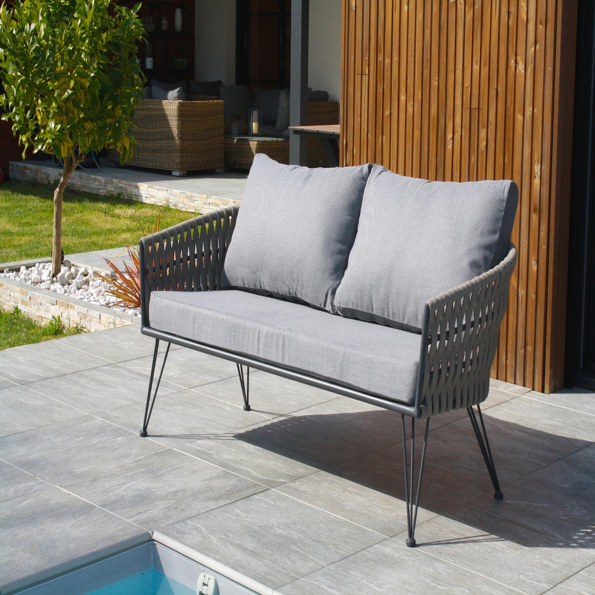 Voir la diapositive 6 : DCB GARDEN Salon bas de jardin en corde tissé taupe et anthracite  4 places CAPRI
