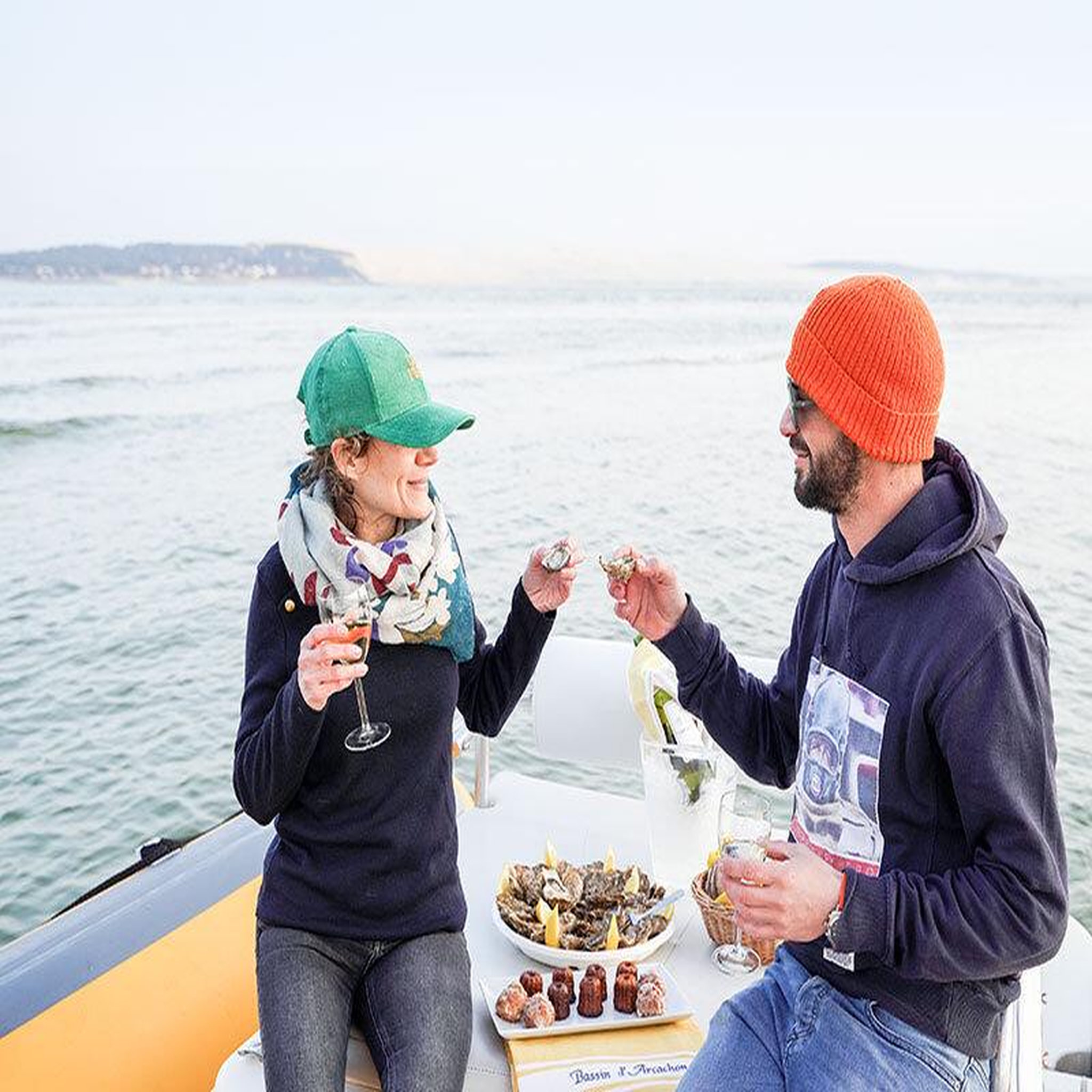 Voir la diapositive 3 : Smartbox Croisière dans le bassin d'arcachon avec dégustation d'huîtres à deux ou entre amis - coffret cadeau sport & aventure