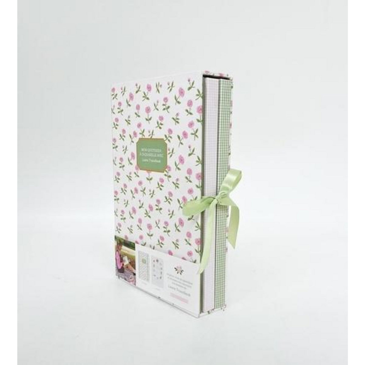 MON QUOTIDIEN A L'AQUARELLE AVEC LAURA TRAVELBOOK. AVEC 1 CARNET AU PAPIER AQUARELLE 230 G, 4 TIRAGES EN COULEURS, 3 CARTES POSTALES A PEINDRE ET 1 MARQUE-PAGE, Pasquet Laura