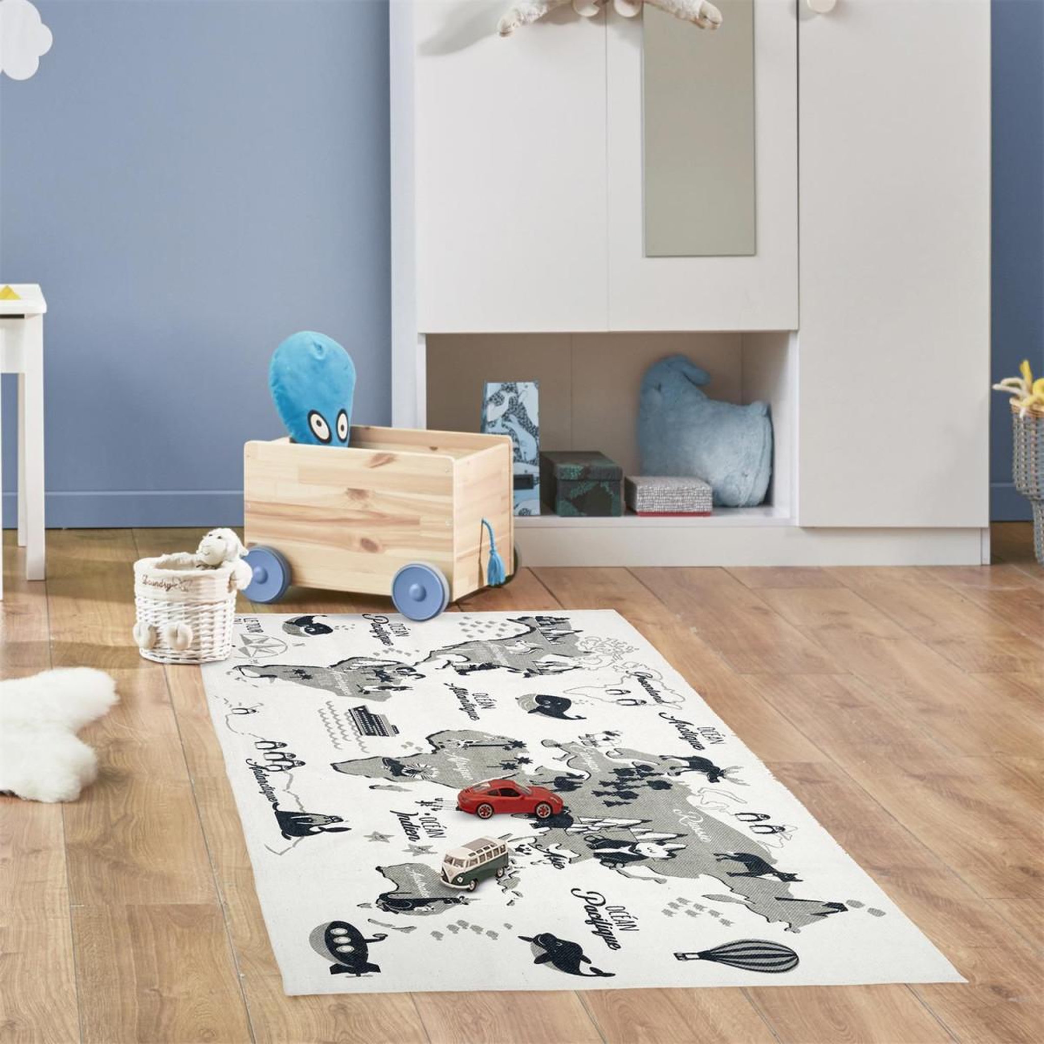 Voir la diapositive 3 : The Home Deco Factory Tapis enfant  mappemonde  70x140cm blanc & gris
