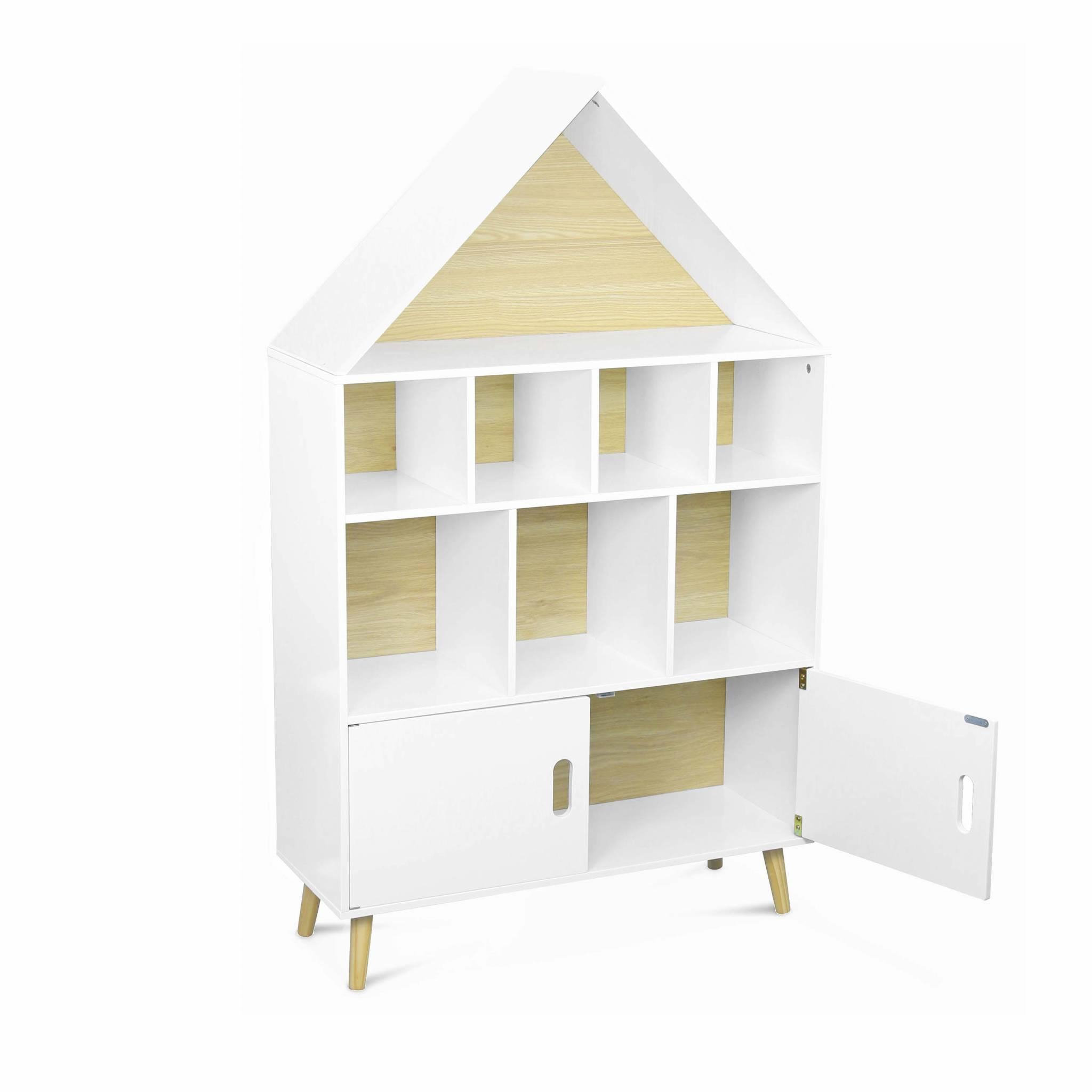 Voir la diapositive 4 : SWEEEK Etagère bibliothèque maison pour enfant - Tobias- Bois massif en pin naturel blanc - 3 niveaux. 8 compartiments. 2 portes