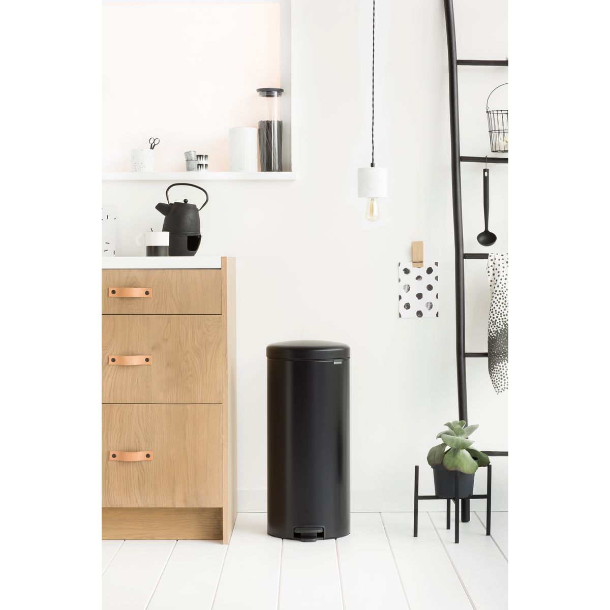 BRABANTIA Poubelle à pédale NEWICON 30 L MATT BLACK