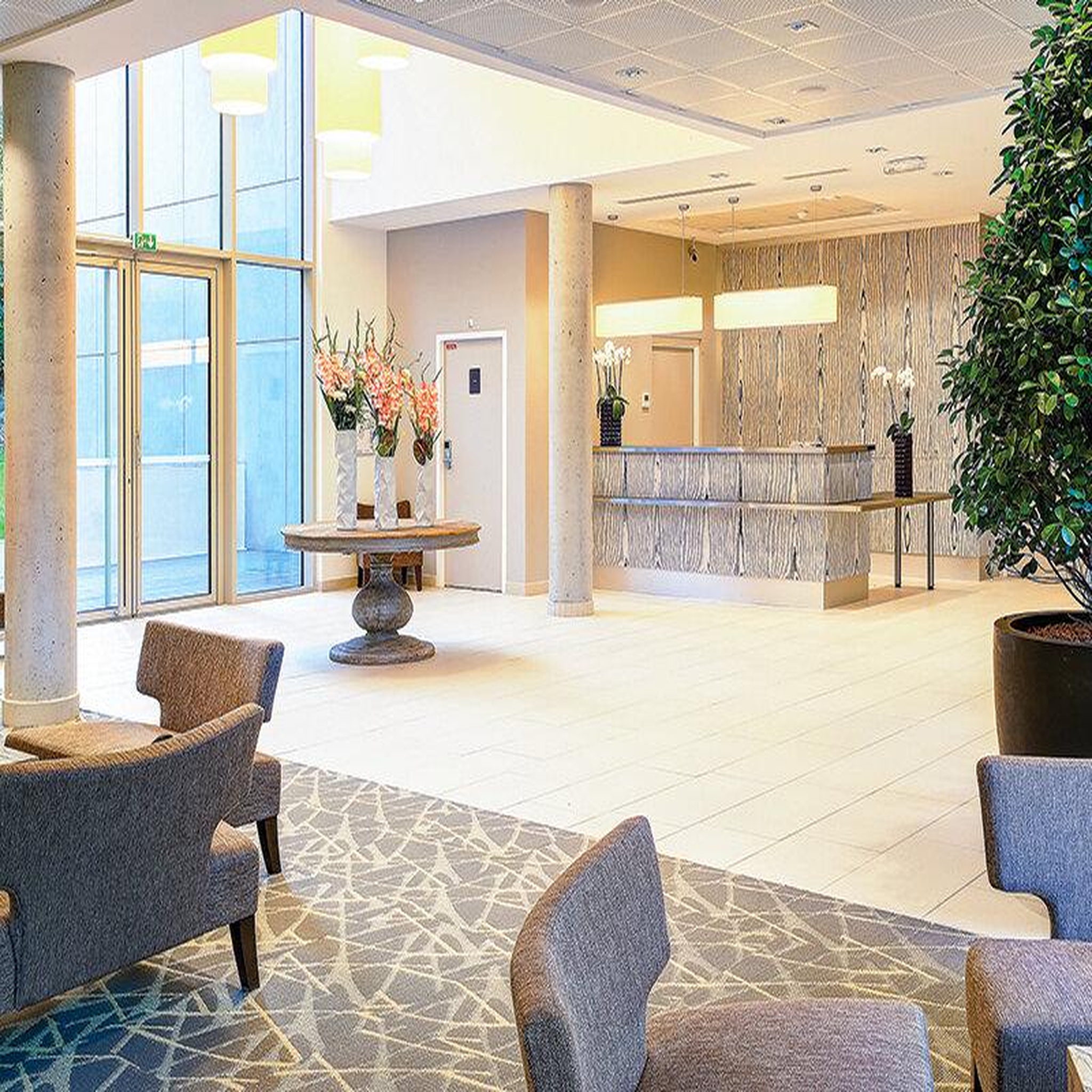 Voir la diapositive 4 : Smartbox 2 jours en hôtel de charme 4* avec accès illimité au sauna et dîner 3 plats à meudon-la-forêt - coffret cadeau séjour