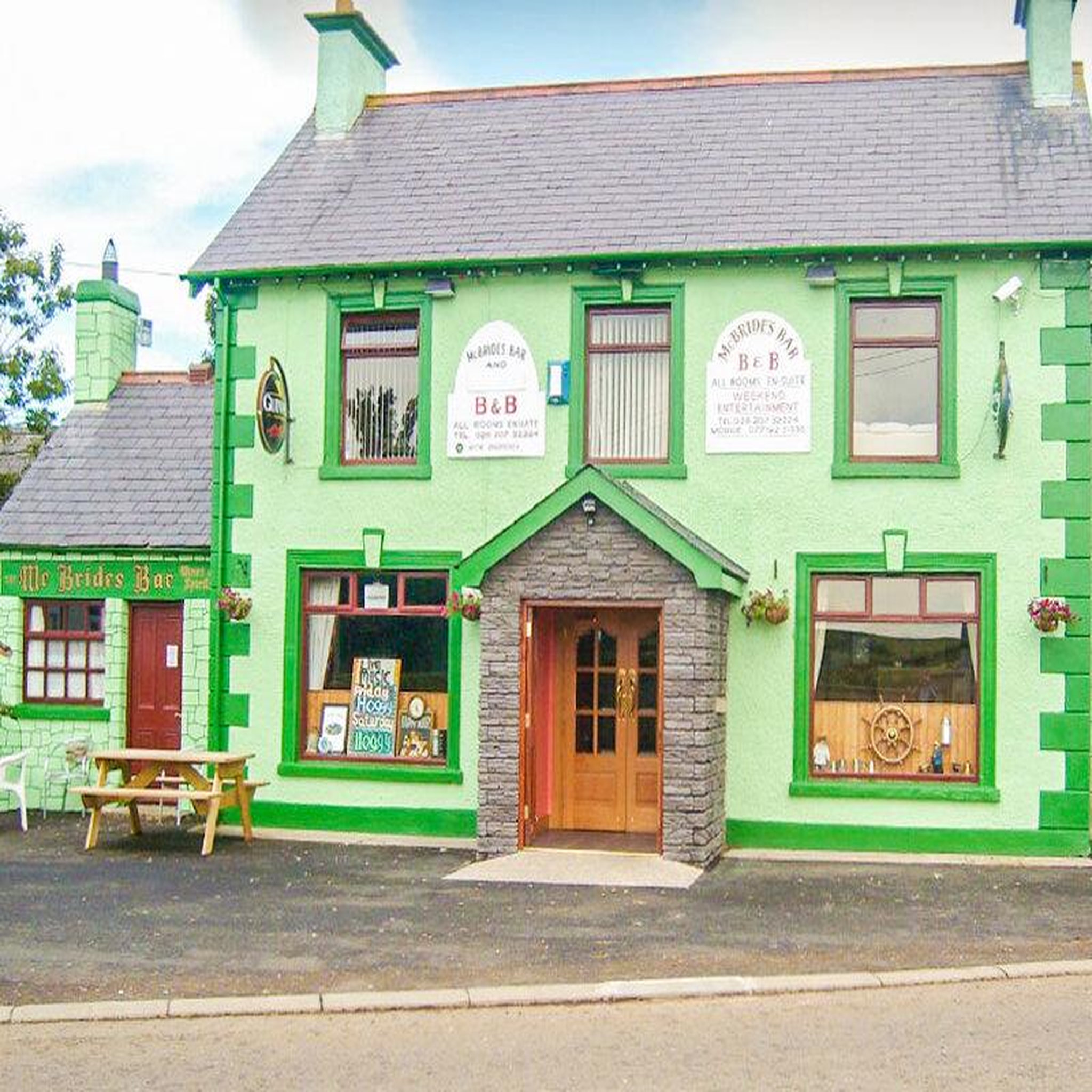 Voir la diapositive 2 : Smartbox Escapade en irlande du nord : 2 nuits en b&b ou en maison d'hôtes - coffret cadeau séjour