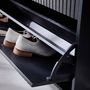Voir la diapositive 6 : SWEEEK Meuble à chaussures 3 portes décor bois rainuré noir style contemporain 18 paires