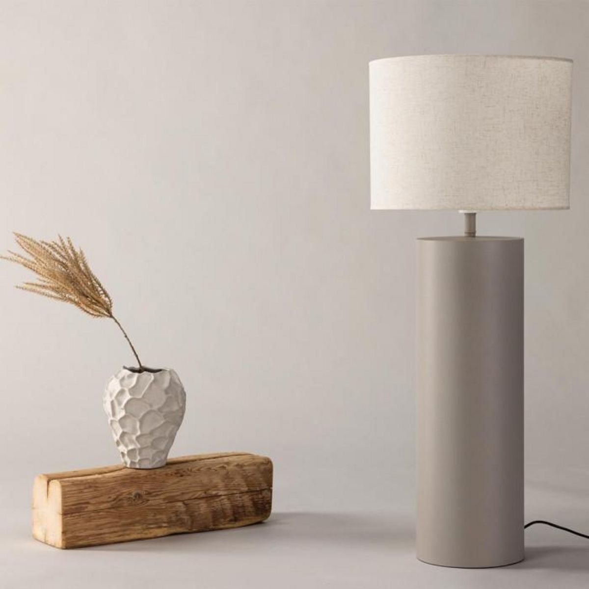 Paris Prix Lampadaire en Métal  Umea X Josefin Lustig  100cm Gris