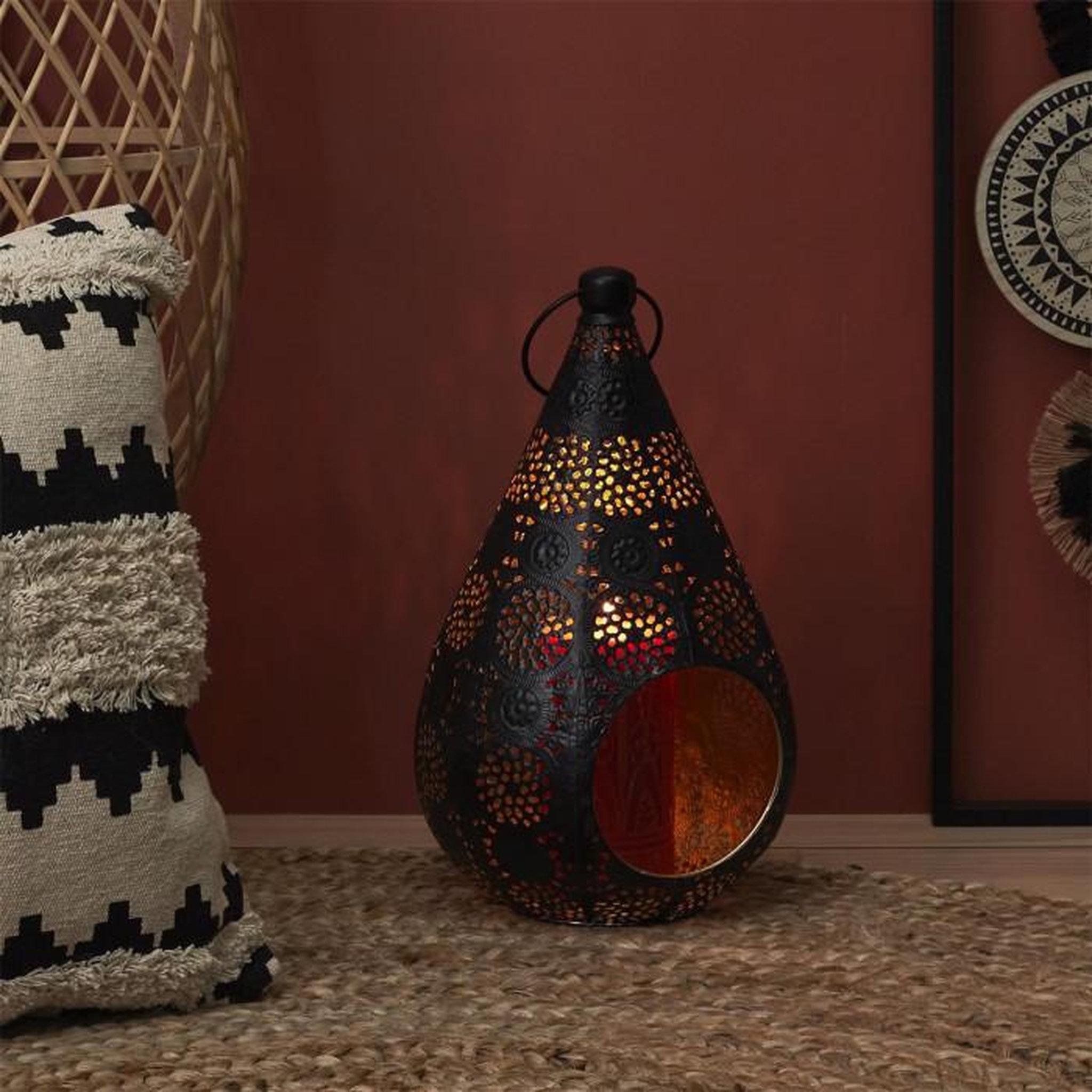 Voir la diapositive 4 : Paris Prix Lanterne en Métal Ajourée  Mirage  33cm Noir