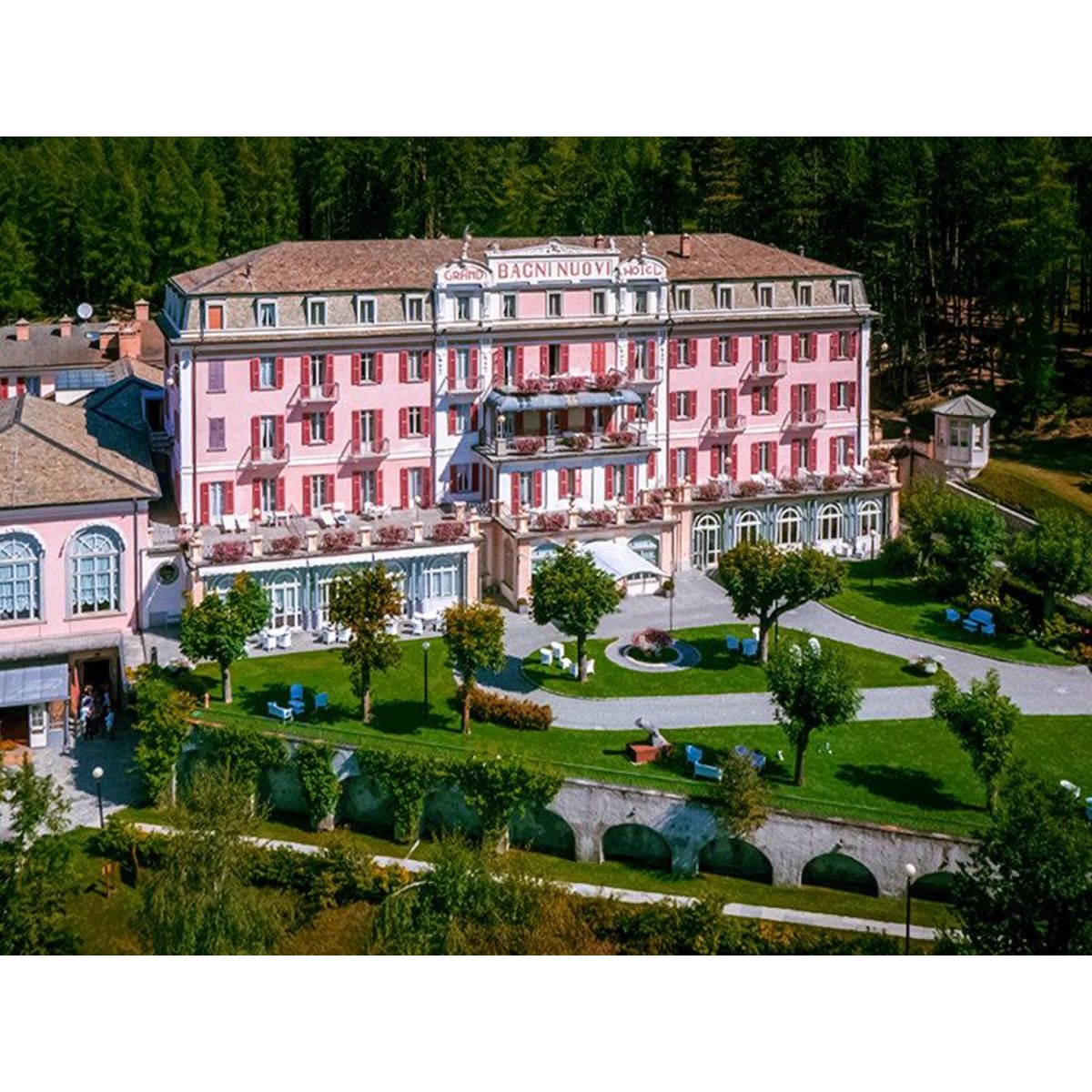 Smartbox Séjour relaxant en Italie : 3 jours au QC Terme Bagni Nuovi à Bormio avec accès au spa - Coffret Cadeau Séjour