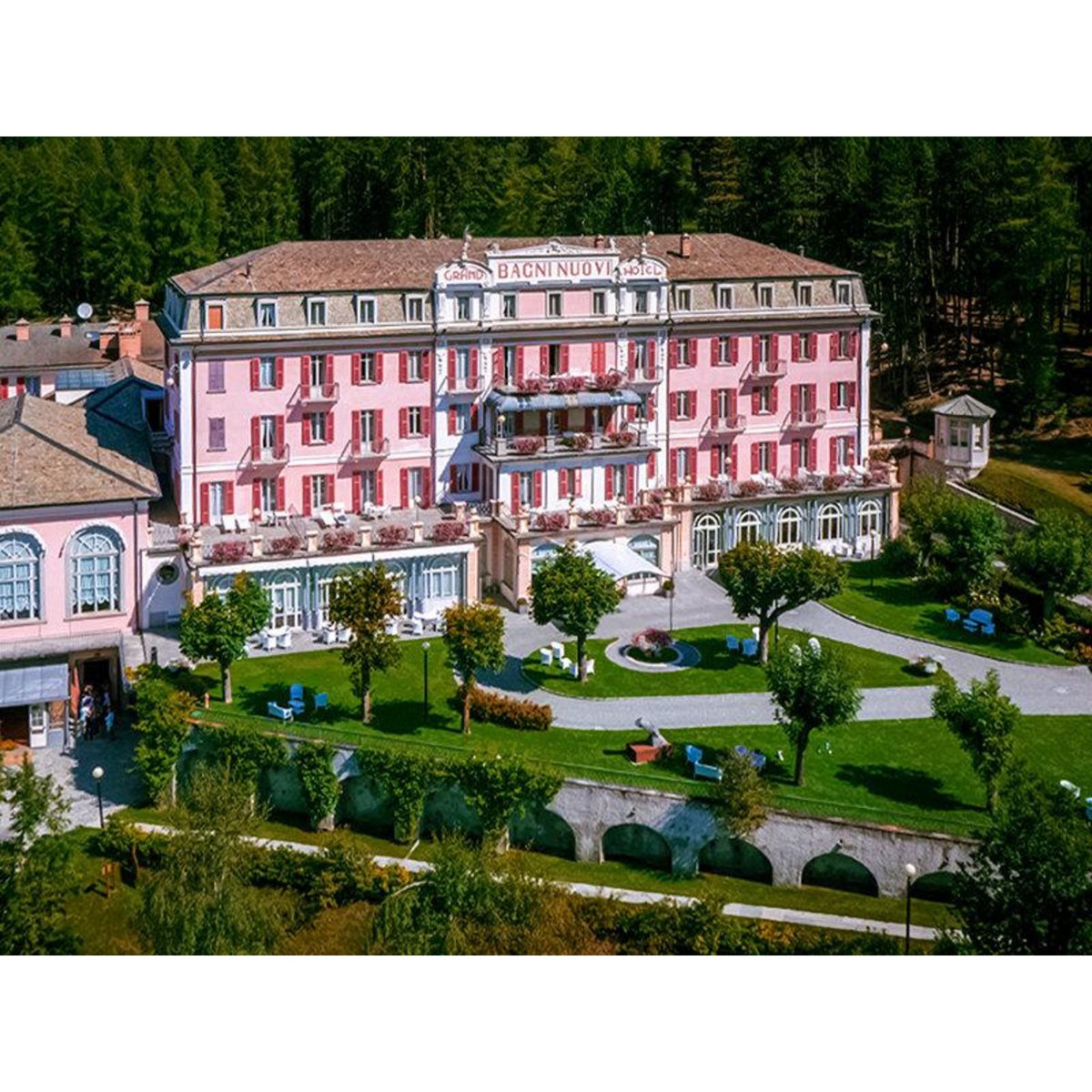 Smartbox Séjour relaxant en Italie : 3 jours au QC Terme Bagni Nuovi à Bormio avec accès au spa - Coffret Cadeau Séjour