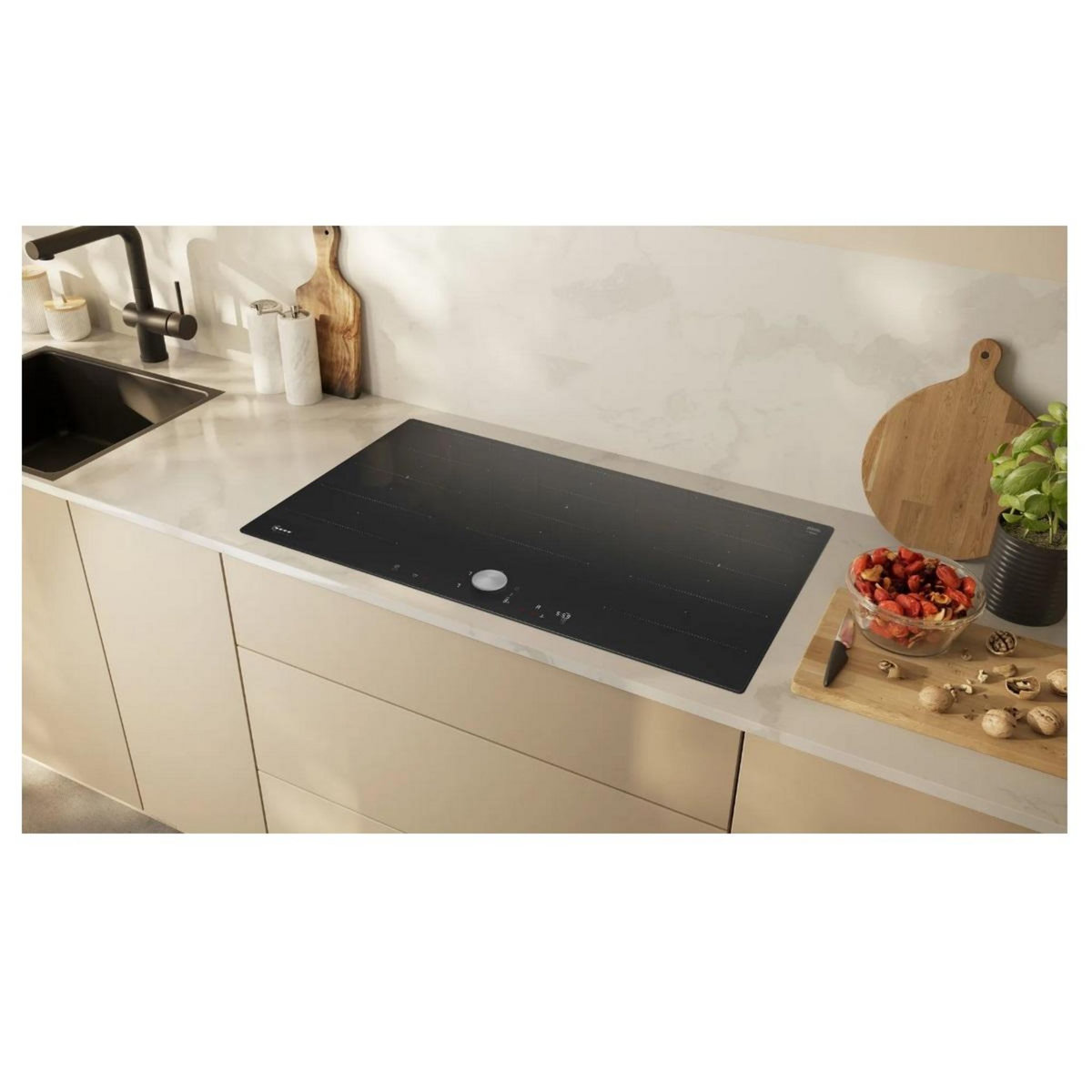 Neff Table de cuisson induction 90cm 5 feux 1100w noir - T69PTX4L0