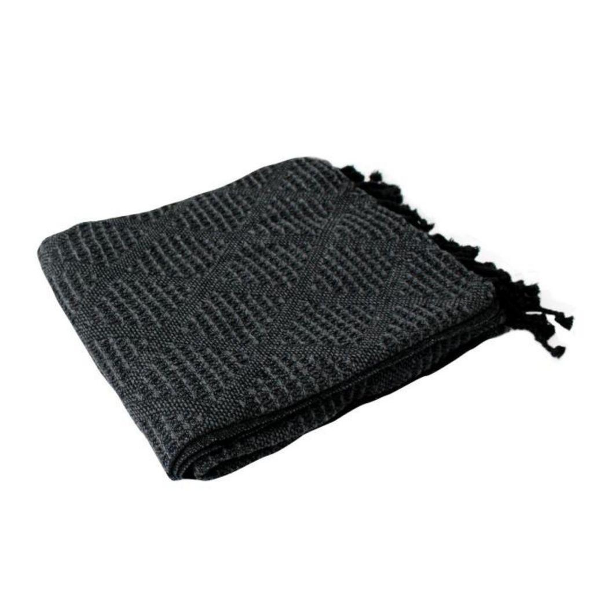 Eden Plaid a franges effet tricot dune. Coloris disponibles : Gris, Beige