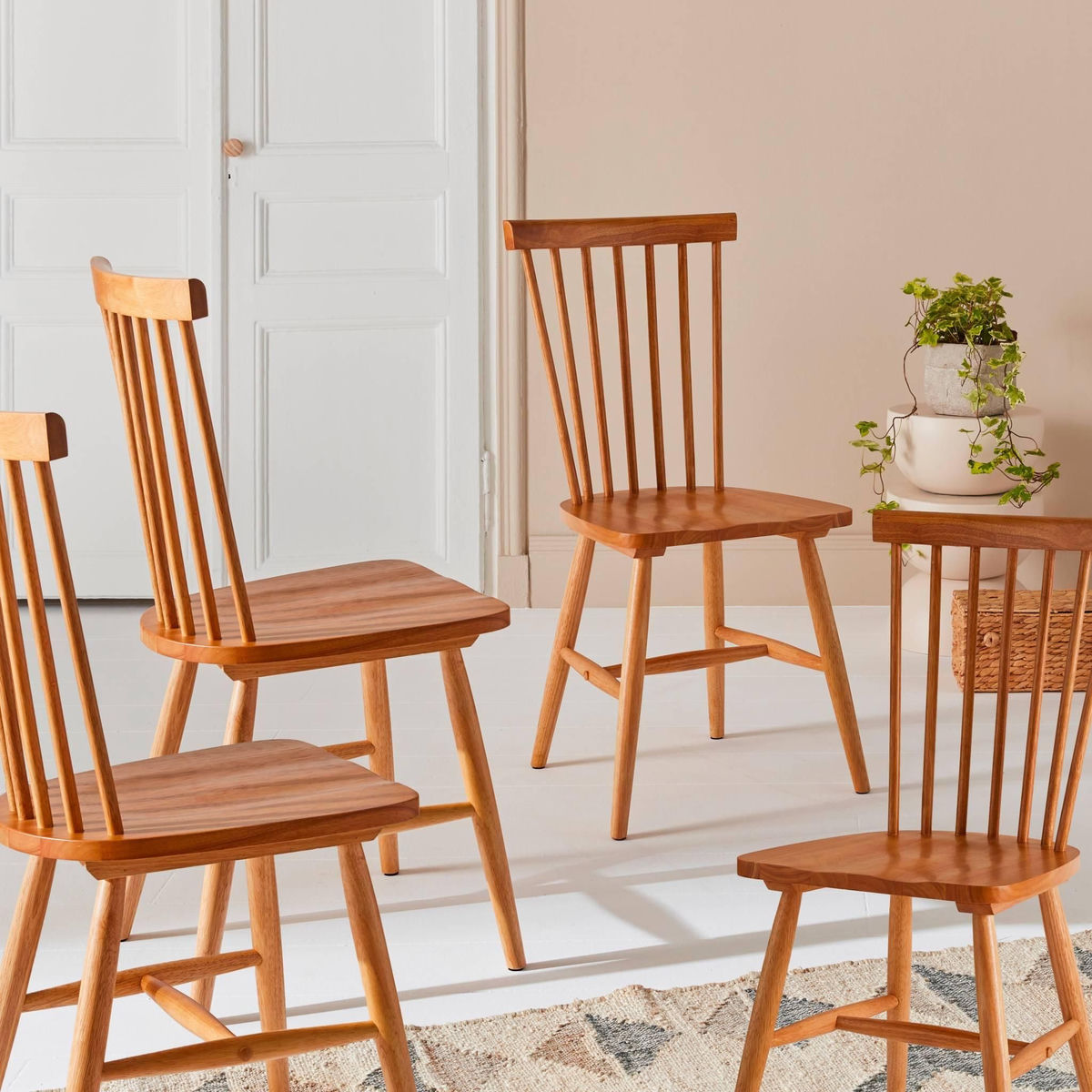 SWEEEK Lot de 4 chaises naturelles à barreaux en bois d'hévéa. ROMIE. L 50.8 x P 44.2 x H 90cm