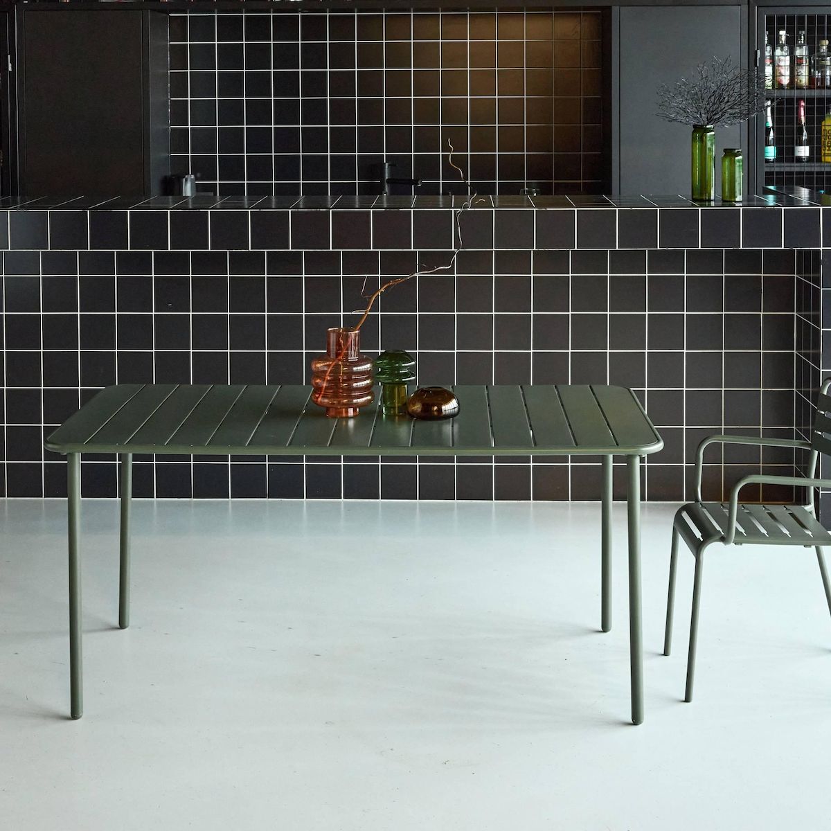 SWEEEK Table de jardin métal 6-8 places, Amelia 160x90xH72.5cm