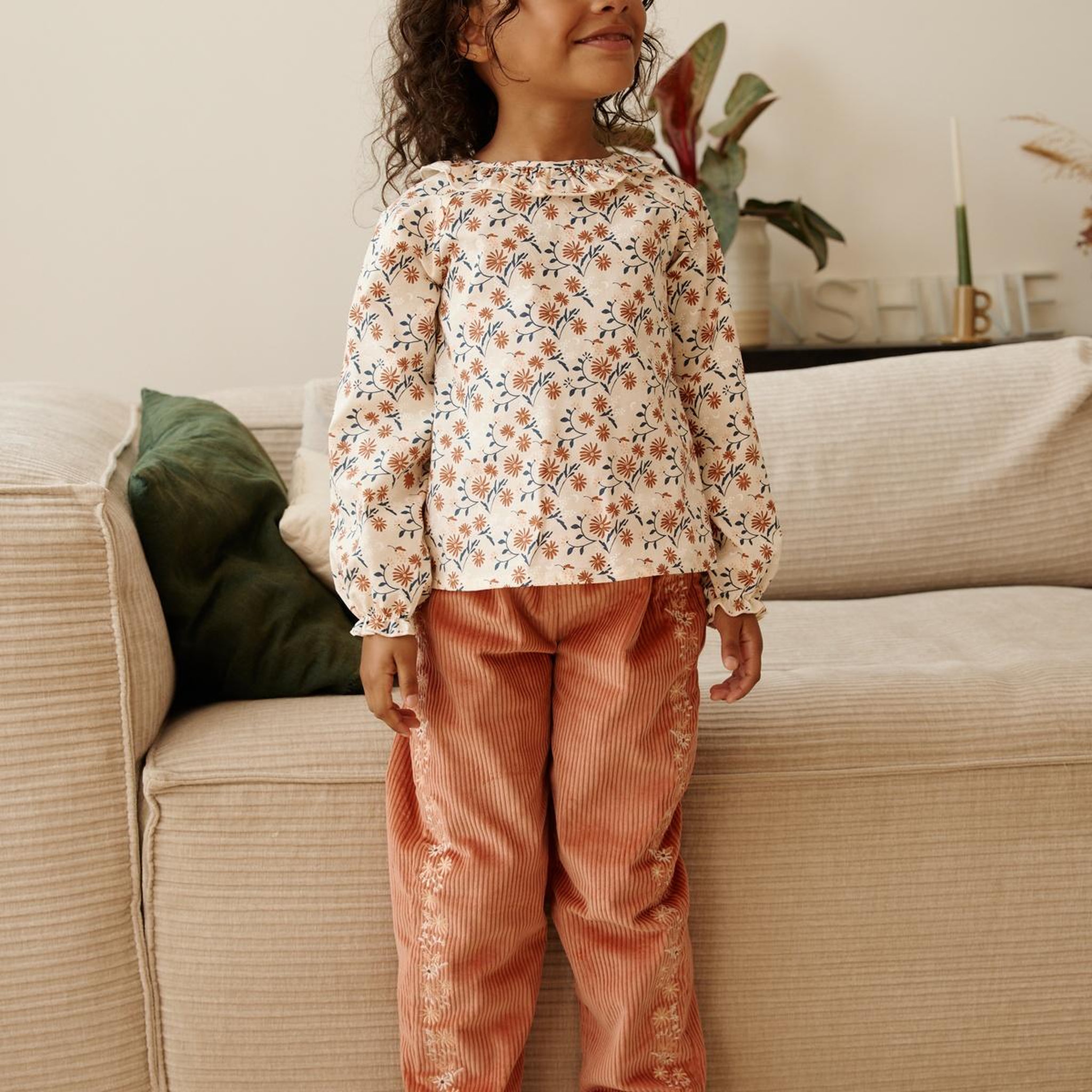 Voir la diapositive 5 : PETIT BEGUIN Pantalon bébé en velours côtelé ollie