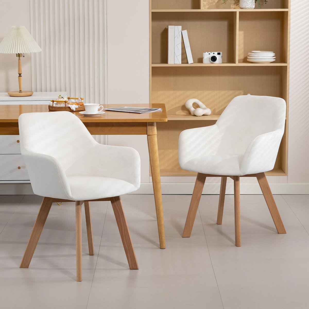 HOMCOM Chaises de visiteur design scandinave - lot de 2 chaises - pieds bois hévéa - assise dossier accoudoirs velours crème
