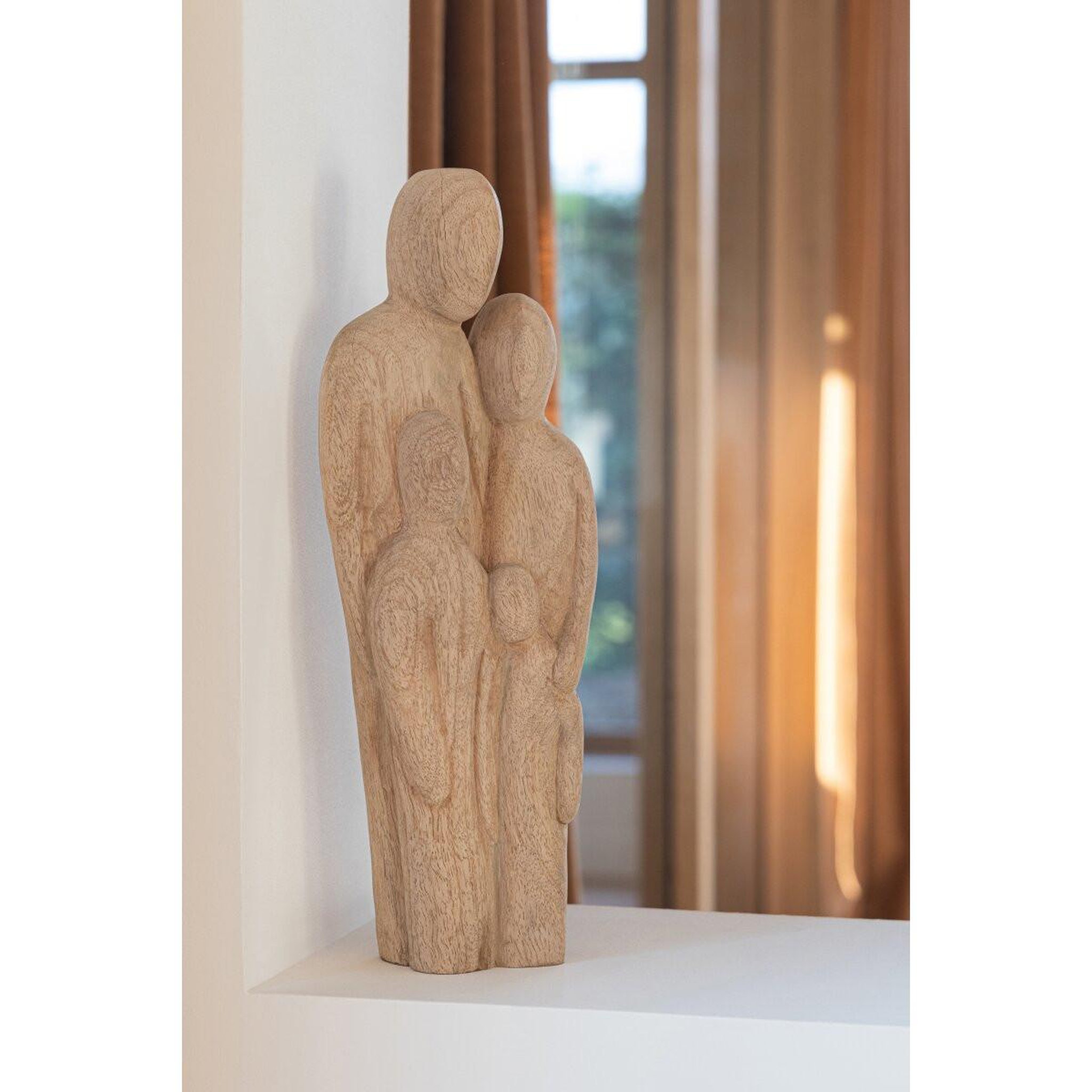 Voir la diapositive 3 : J-LINE Statuette famille en bois  zélie  41cm naturel