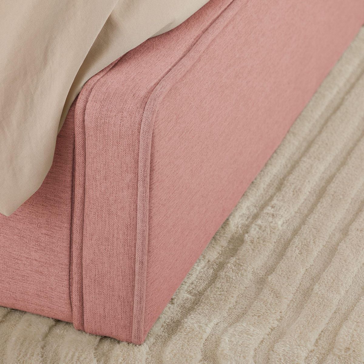 IDIMEX Lit double BELARTI 140 x 190 cm, revêtement en tissu