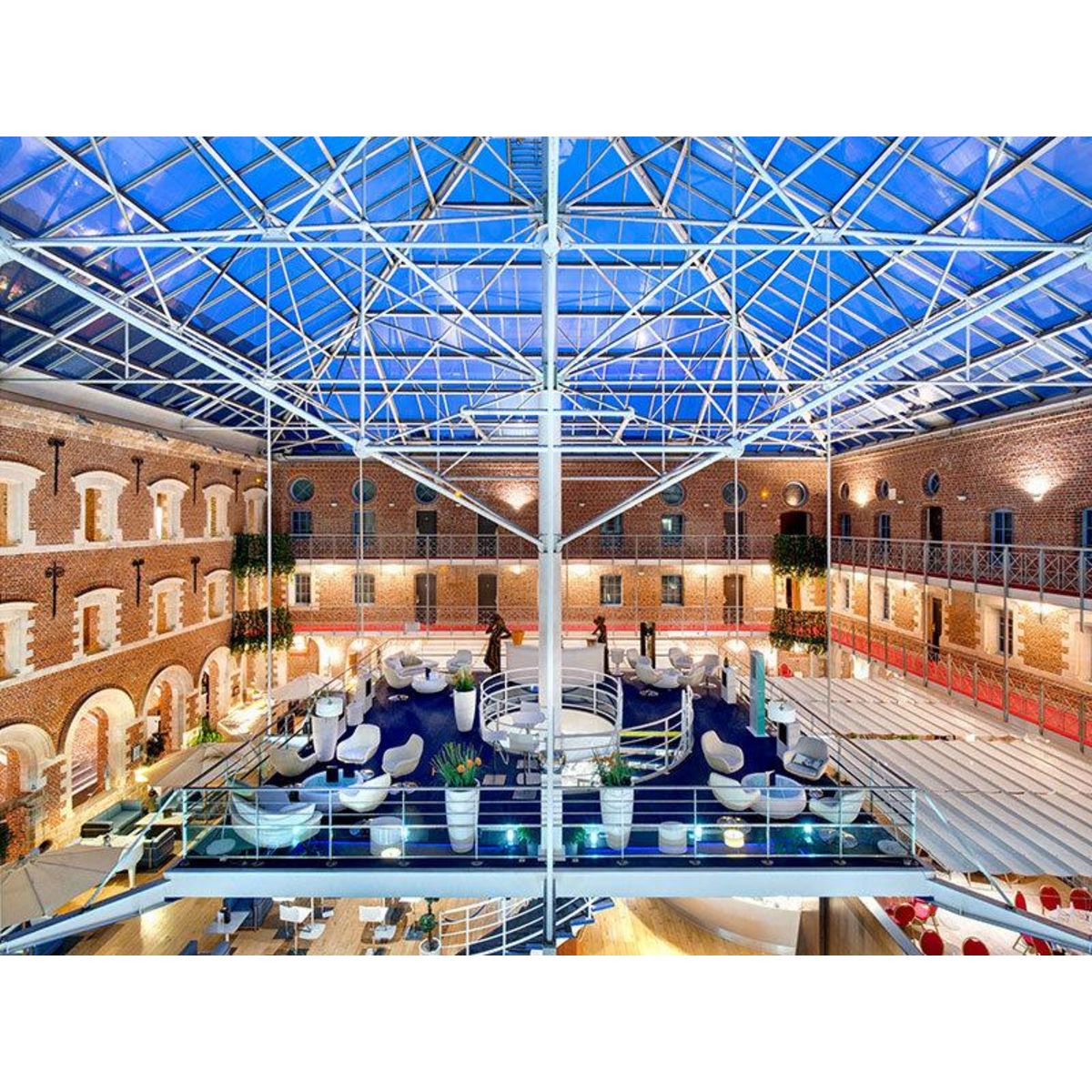 Smartbox Echappée romantique : 2 jours en hôtel 4* avec dîner et vin à quelques pas du Vieux-Lille - Coffret Cadeau Séjour