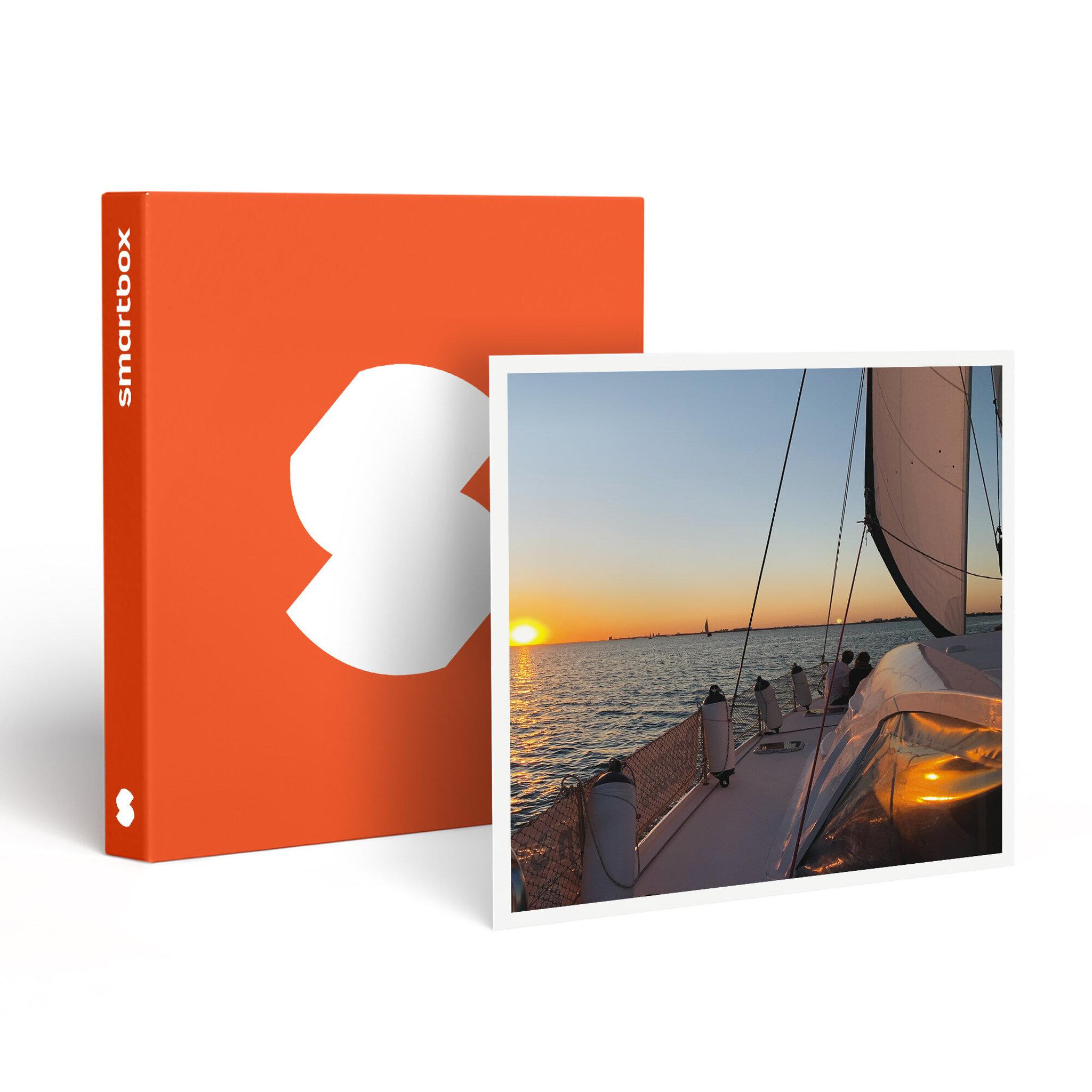 Smartbox Croisière en catamaran à la rochelle : 2h en duo au coucher du soleil - coffret cadeau sport & aventure