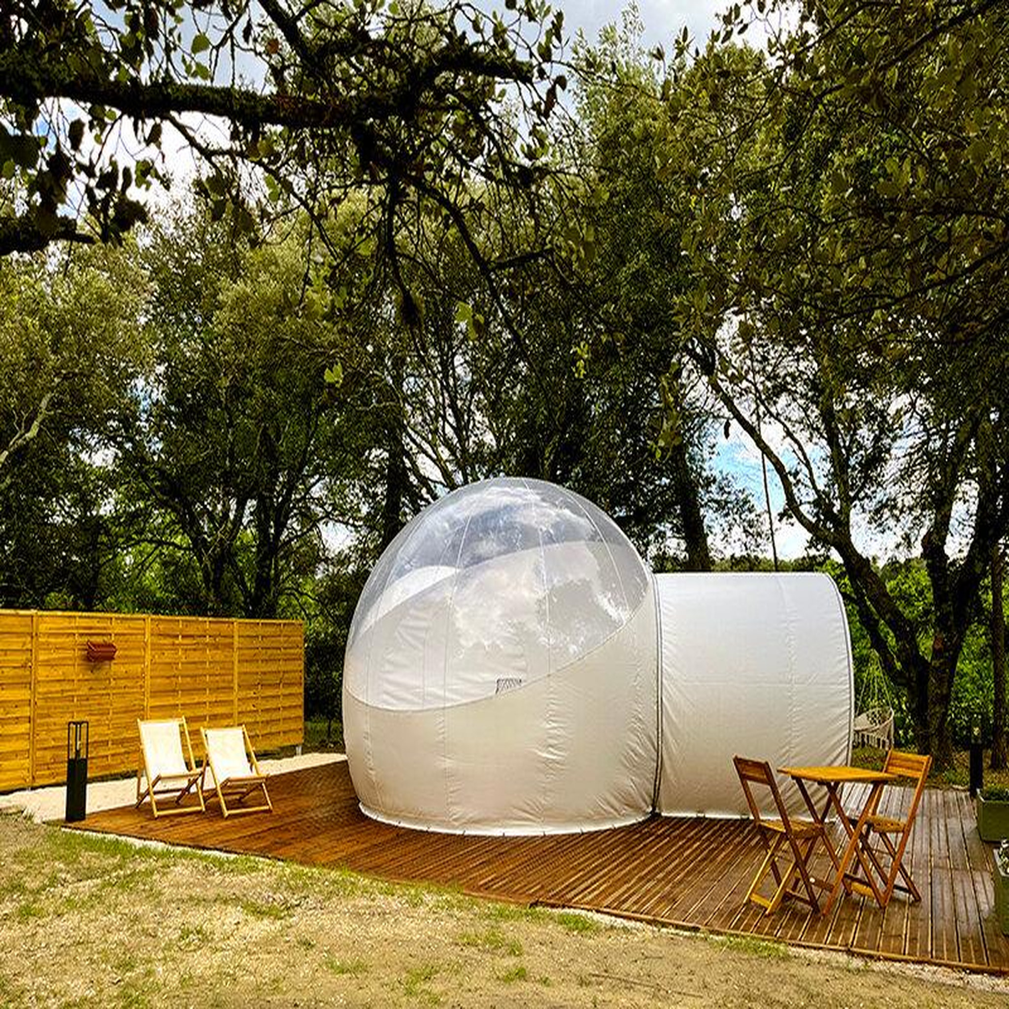 Voir la diapositive 2 : Smartbox Séjour de 2 jours en bulle avec apéritif près d'avignon - coffret cadeau séjour