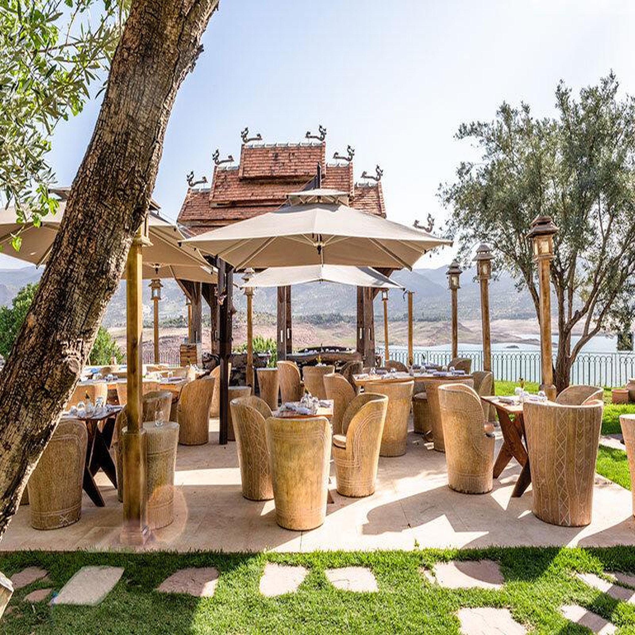 Voir la diapositive 3 : Smartbox 3 jours d'exception en hôtel 5* au maroc avec sauna et sortie en bateau - coffret cadeau séjour