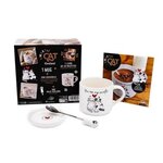 SWEETIE CAT BLANC. COFFRET AVEC 1 MUG ET SON COUVERCLE, 1 JOLIE CUILLERE ET 1 LIVRE DE RECETTES, Desgages Aurélie