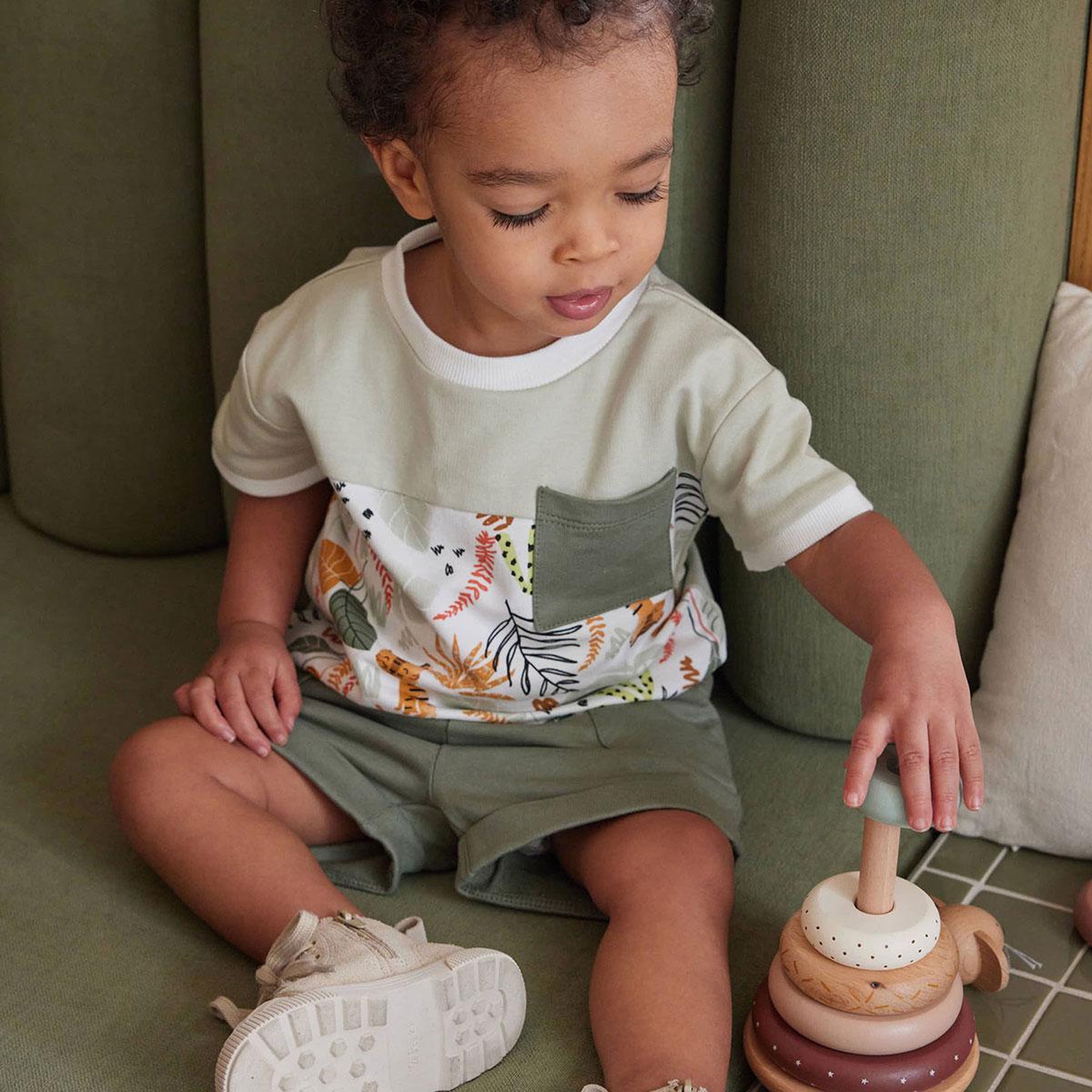 Voir la diapositive 4 : Petit Béguin Ensemble enfant t-shirt et short dumbea